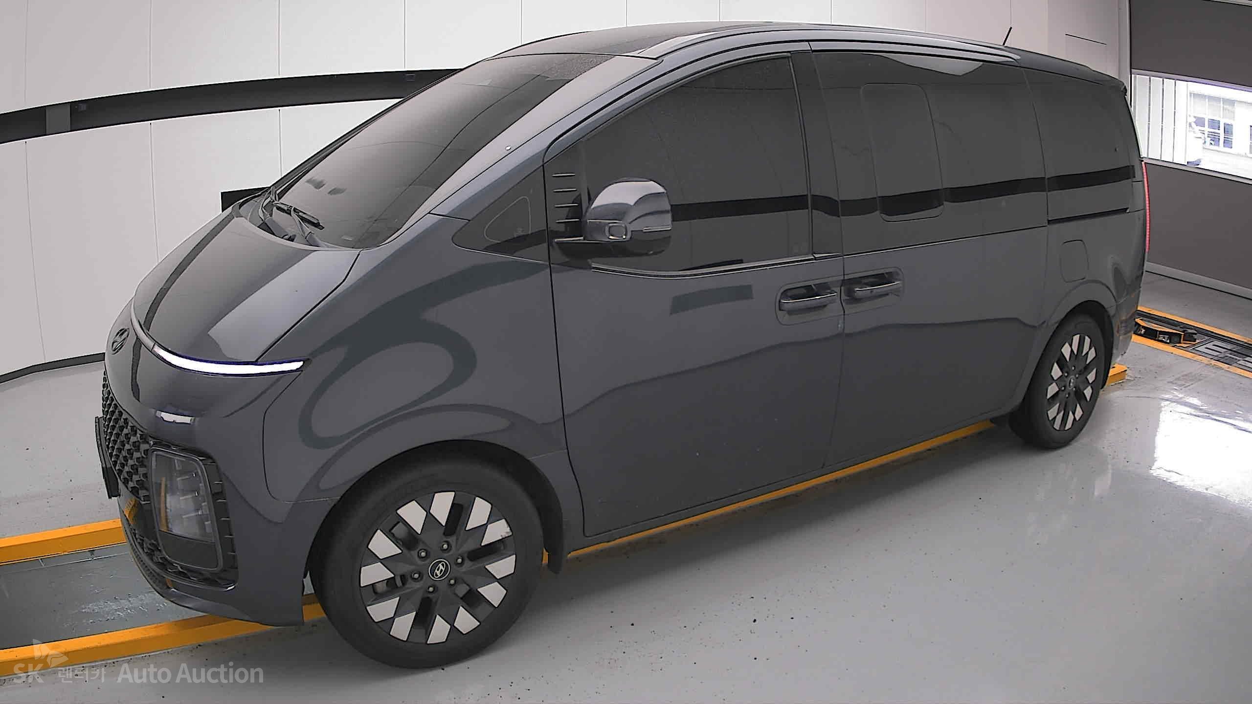 2022 - hyundai staria