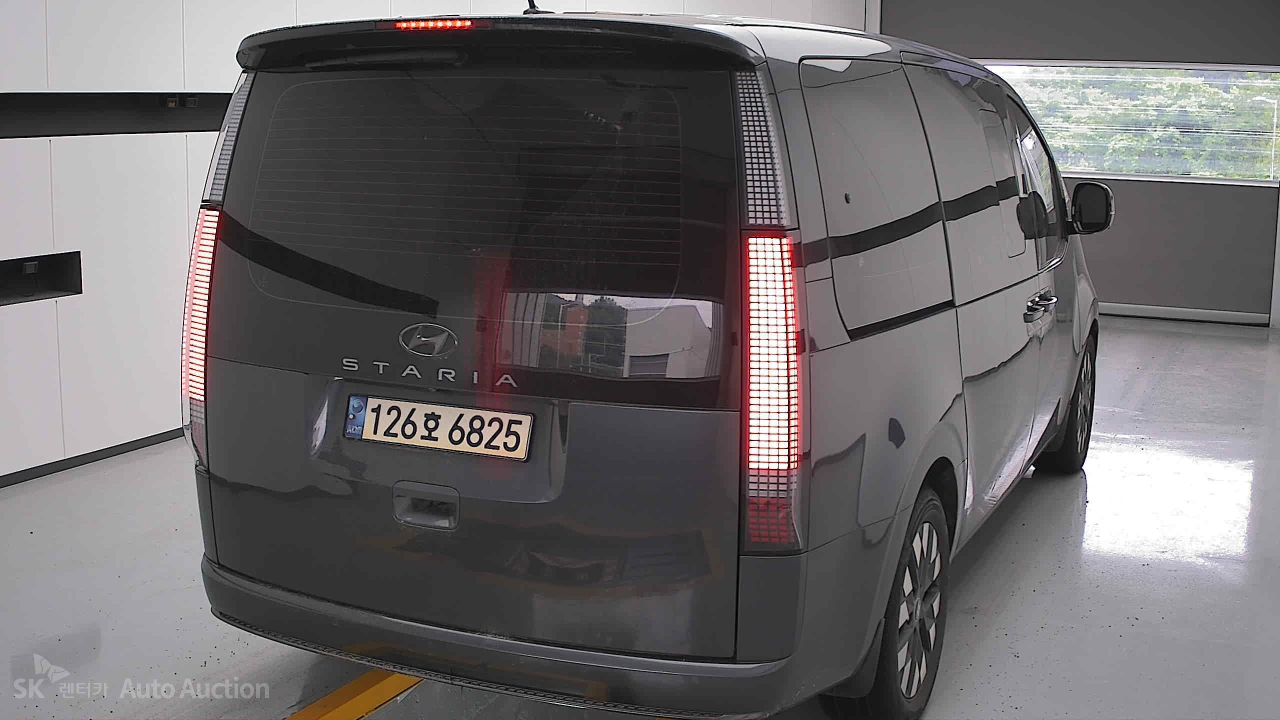 2022 - hyundai staria