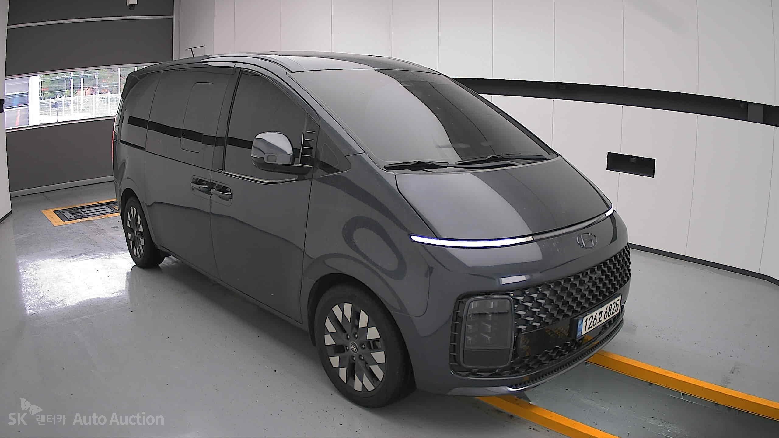 2022 - hyundai staria