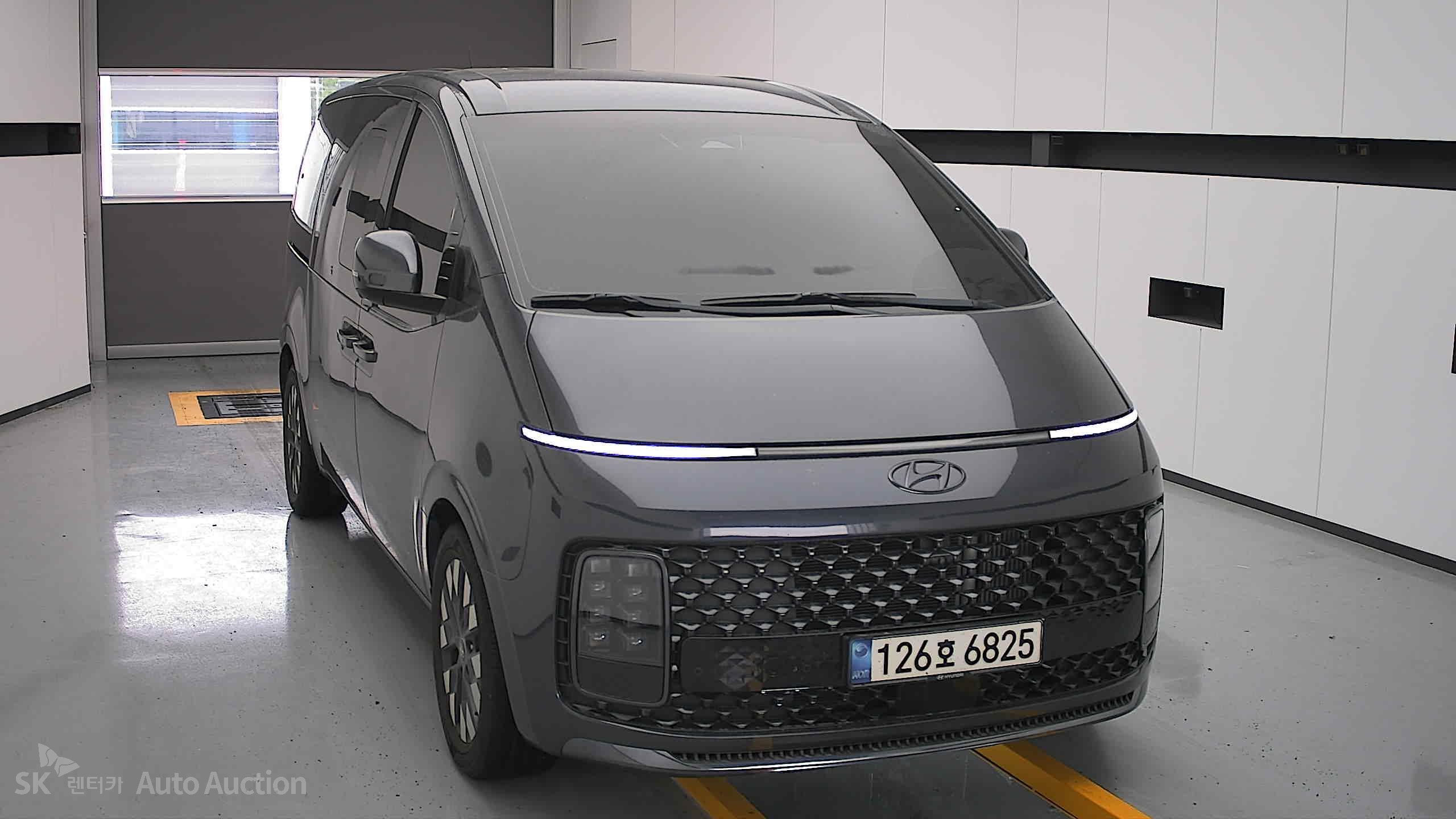 2022 - hyundai staria