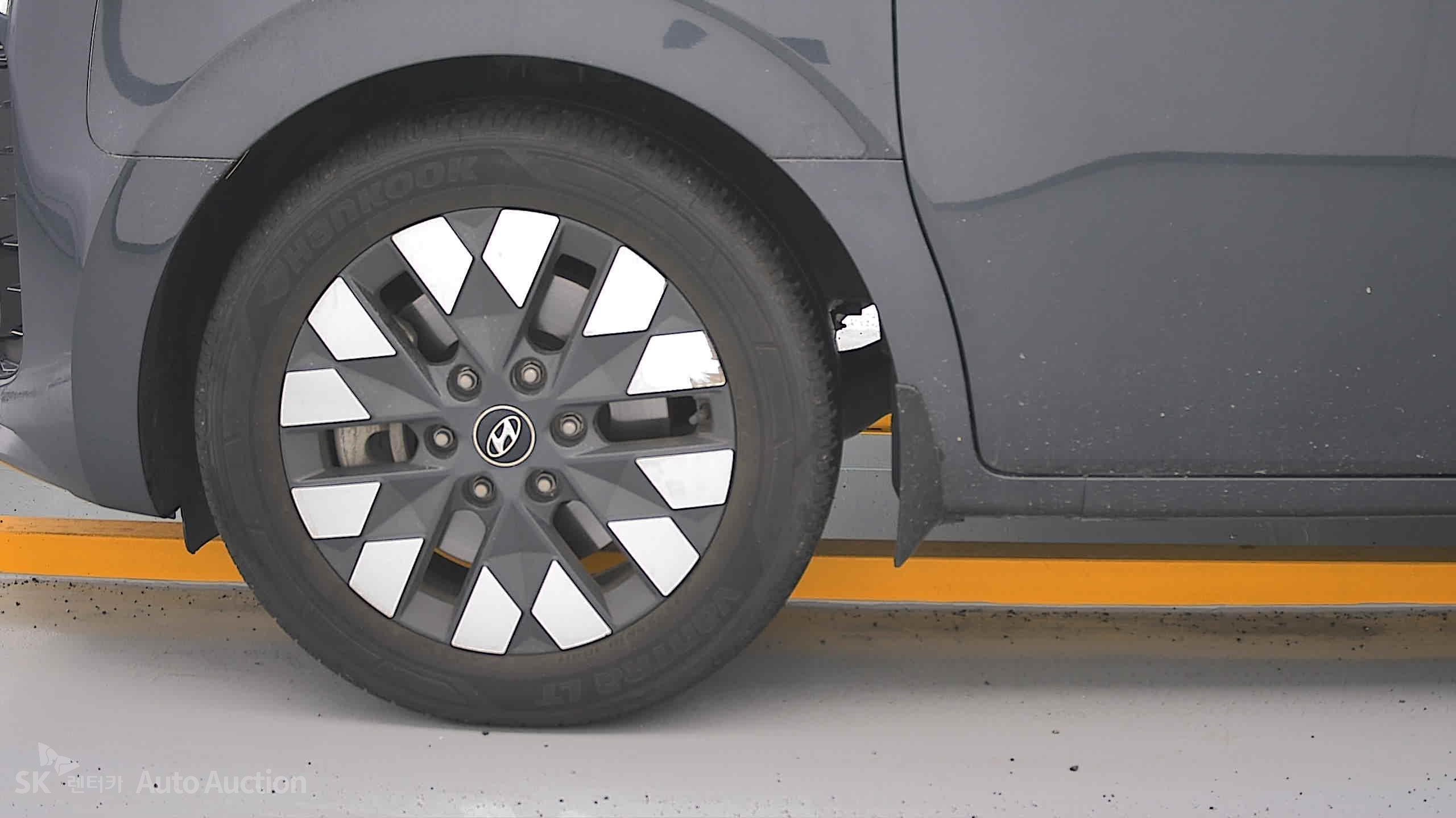 2022 - hyundai staria
