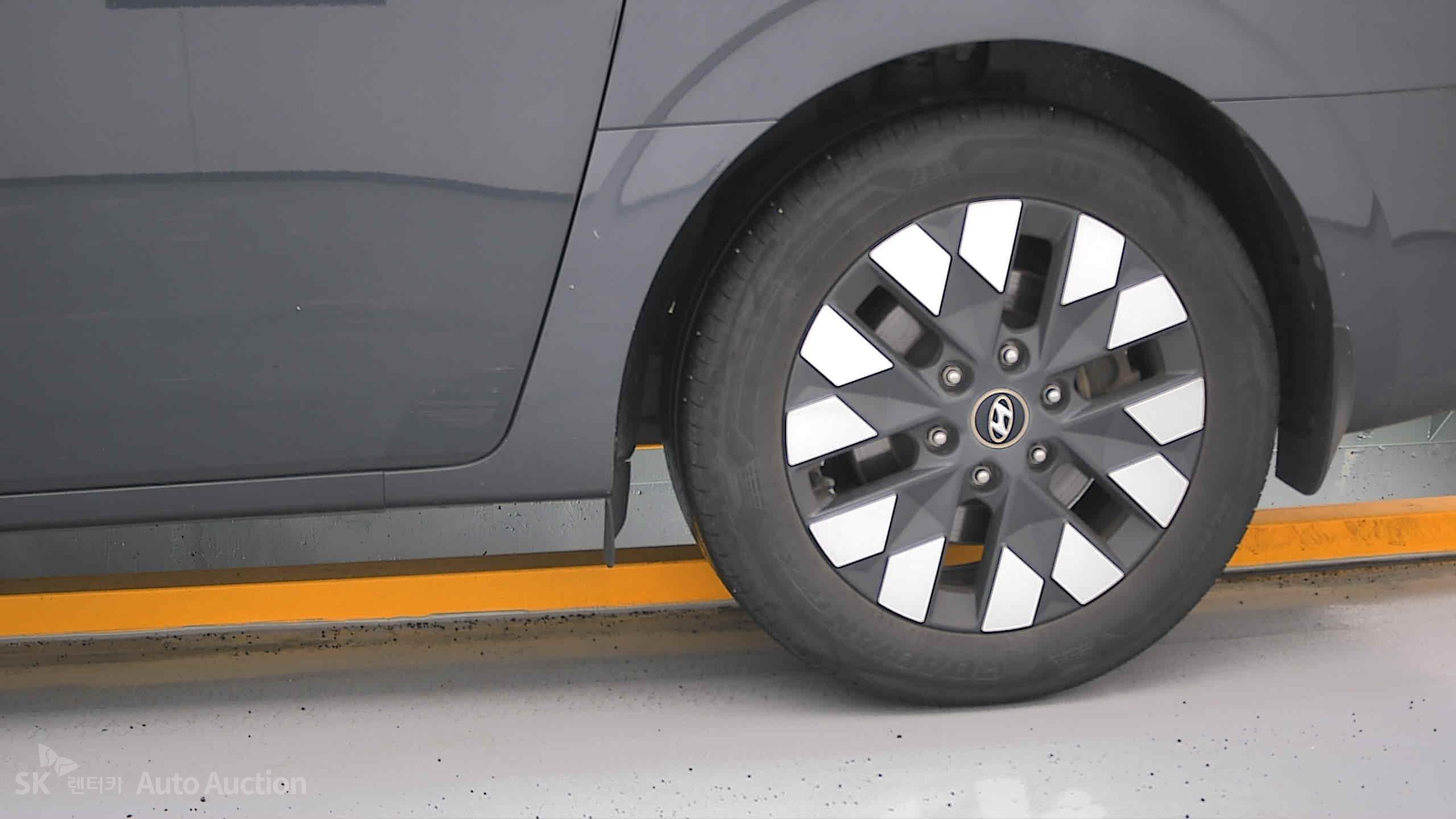 2022 - hyundai staria