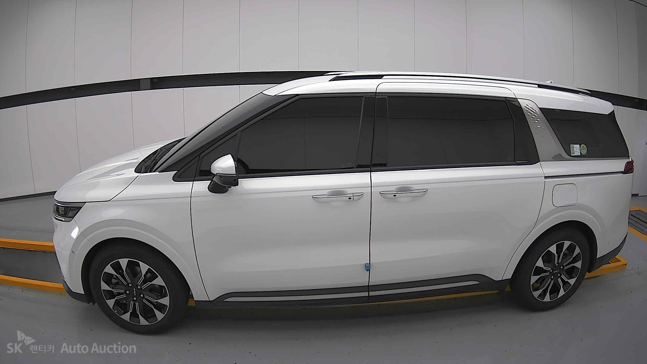 2022 - kia carnival