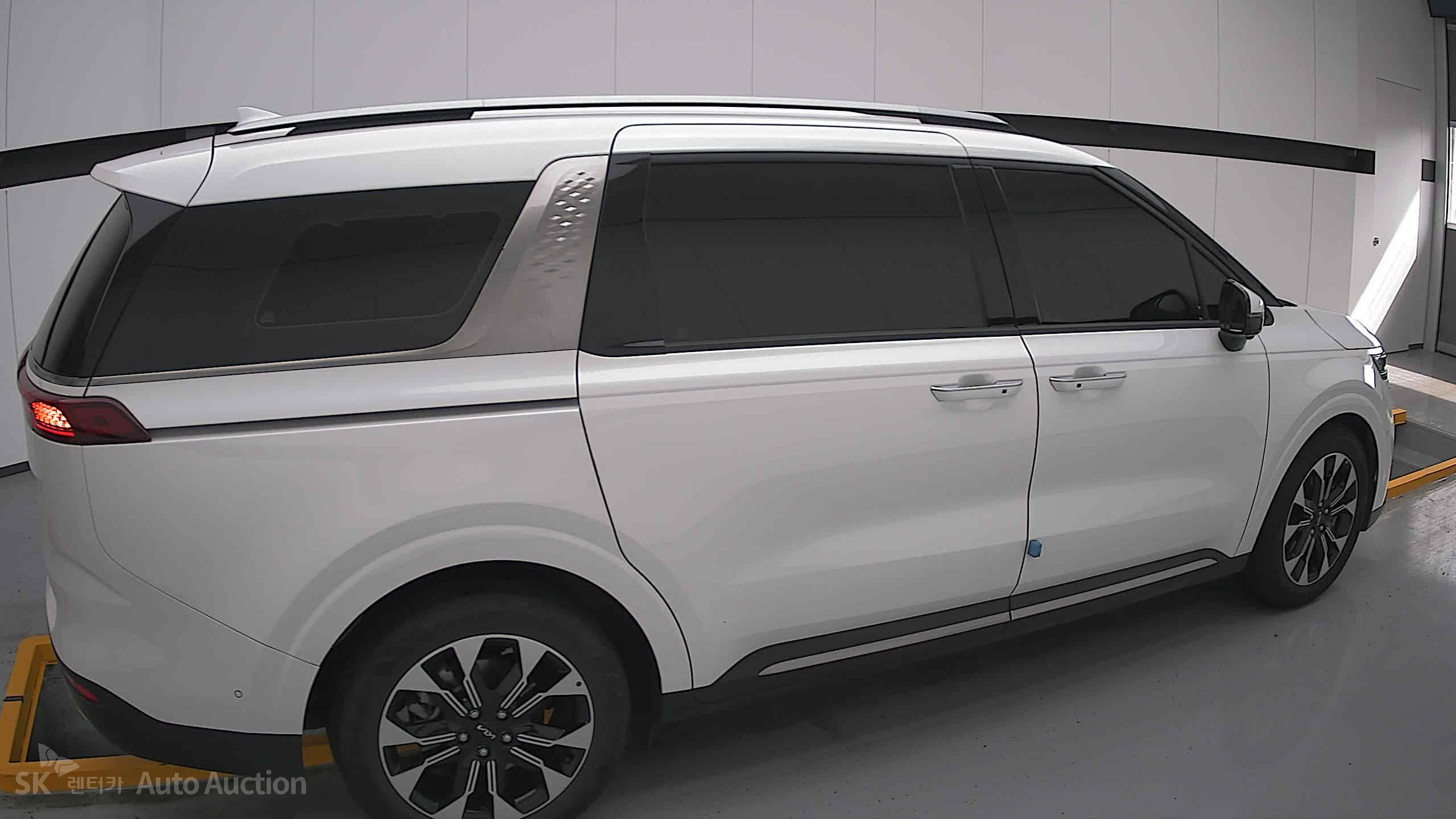 2022 - kia carnival