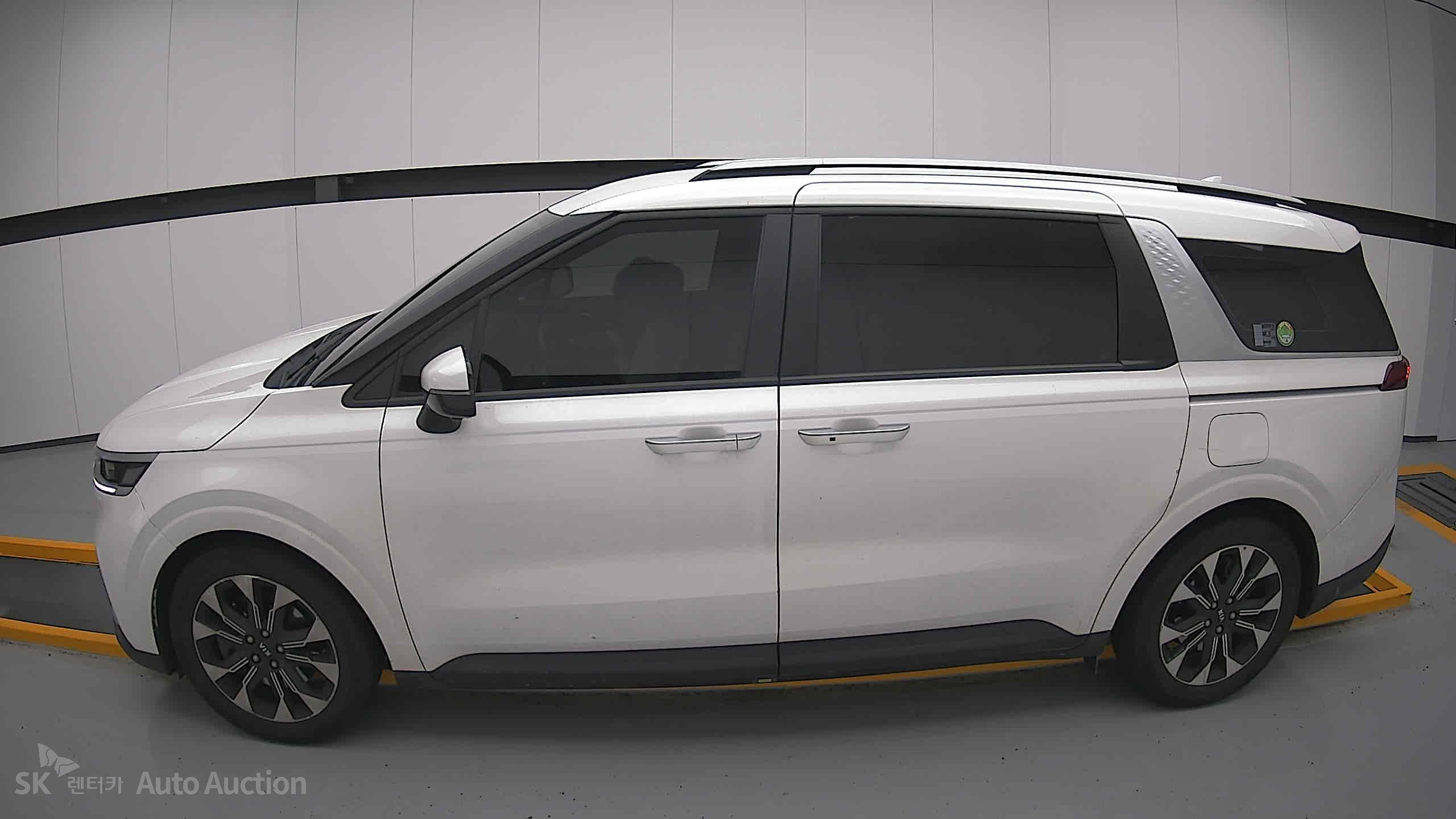 2021 - kia carnival