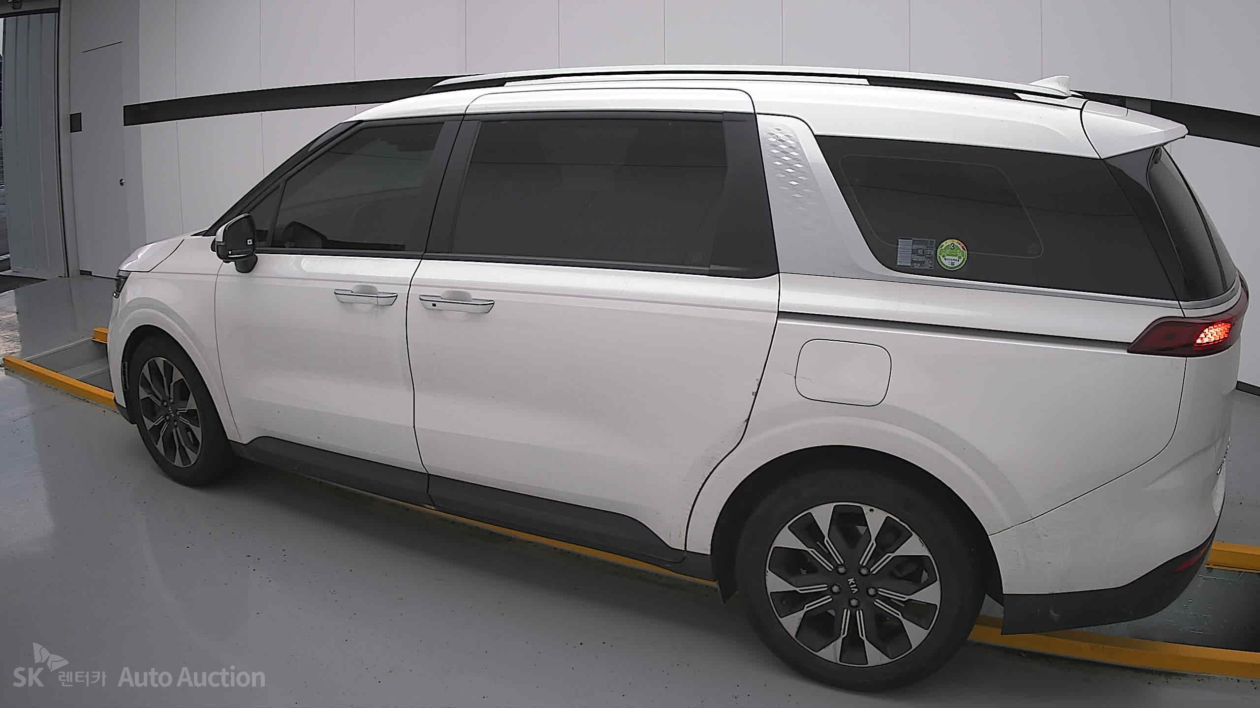 2021 - kia carnival