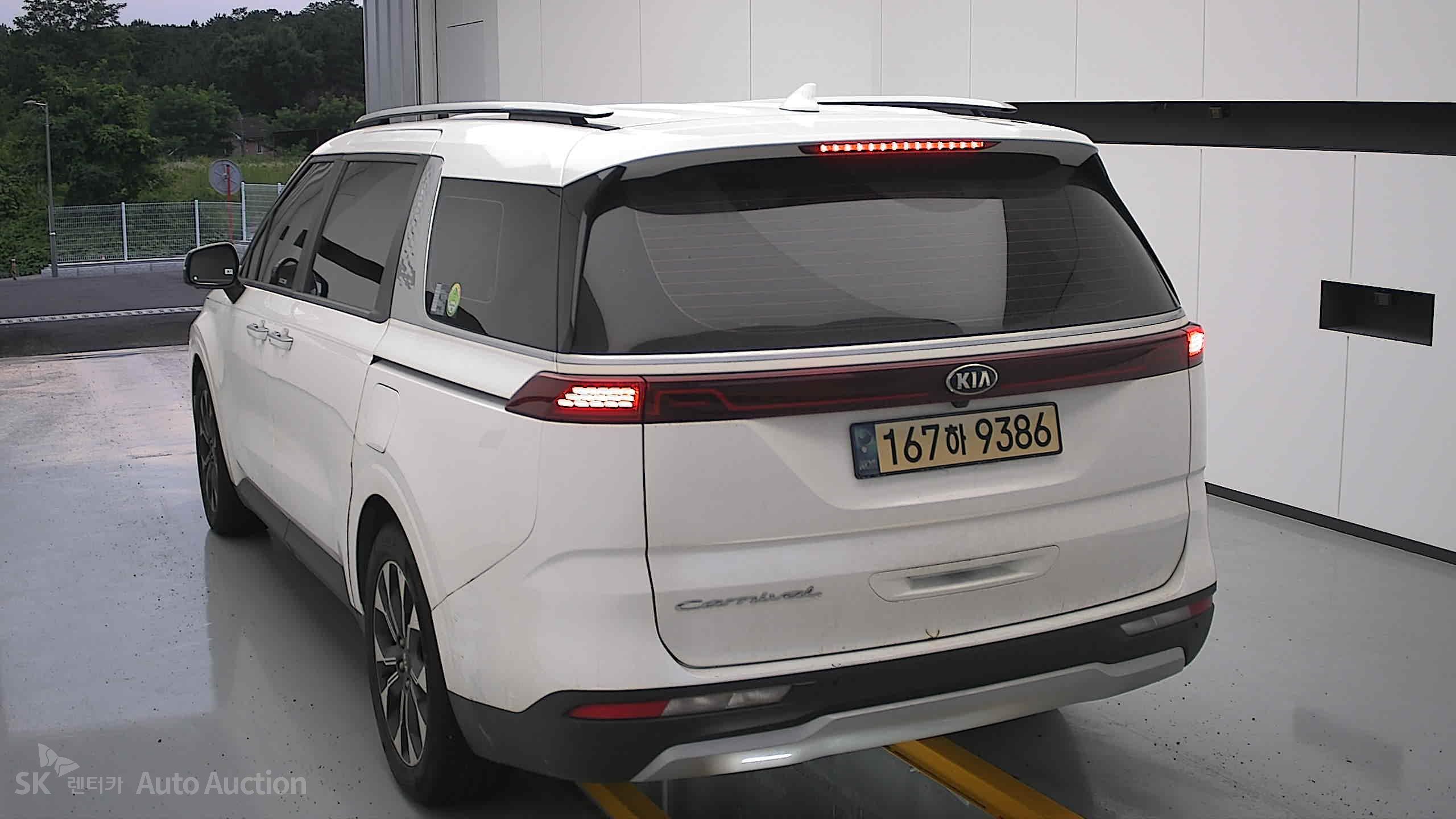 2021 - kia carnival