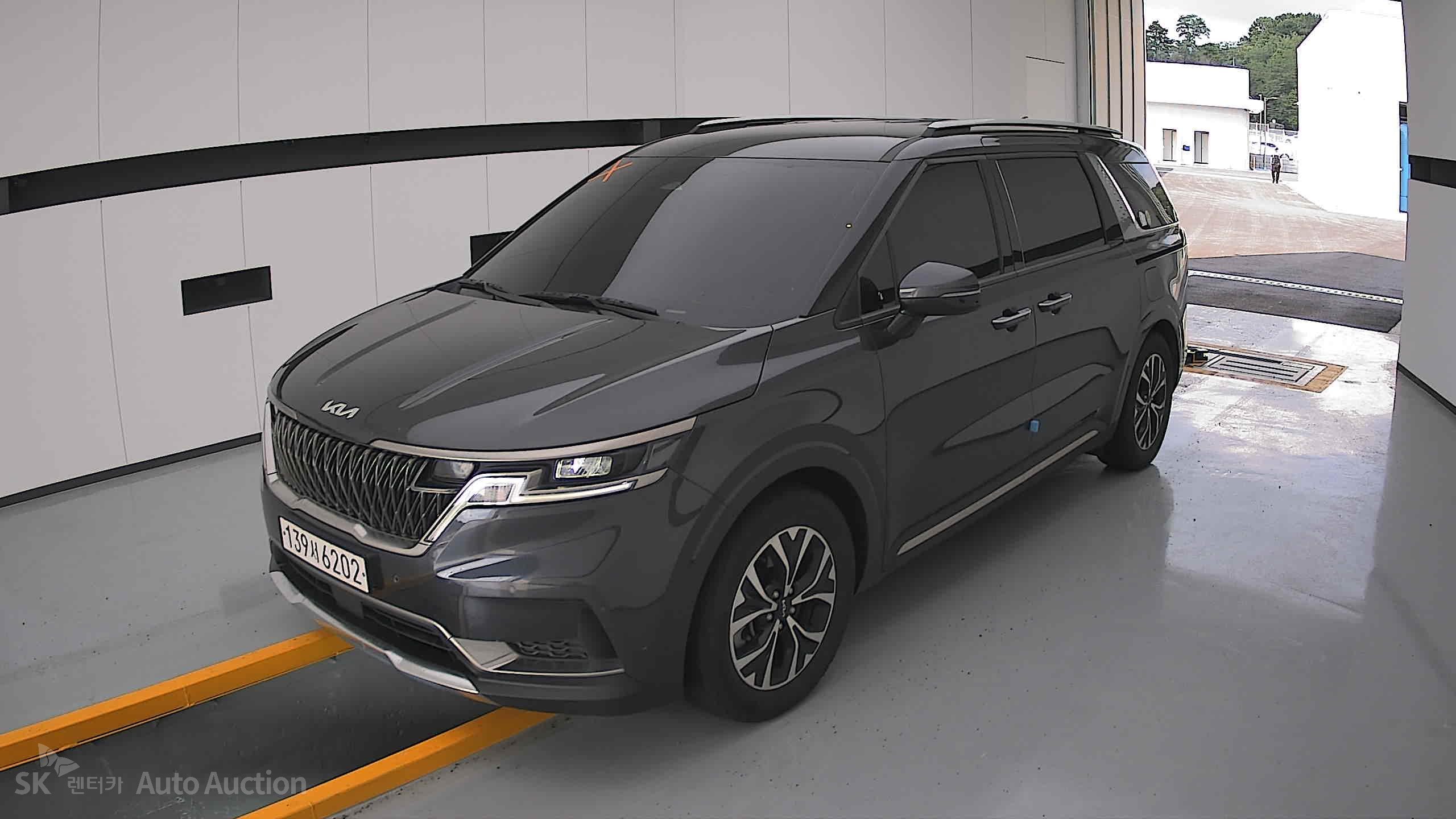 2023 - kia carnival