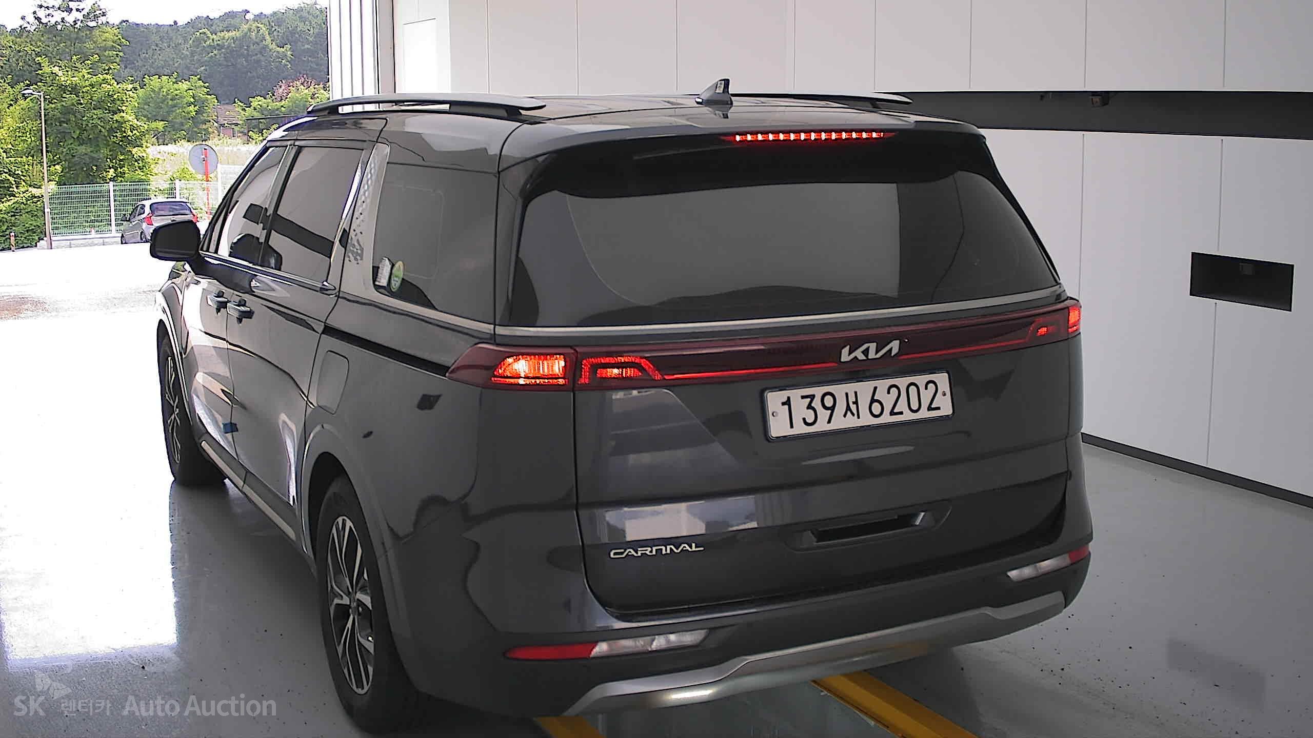 2023 - kia carnival