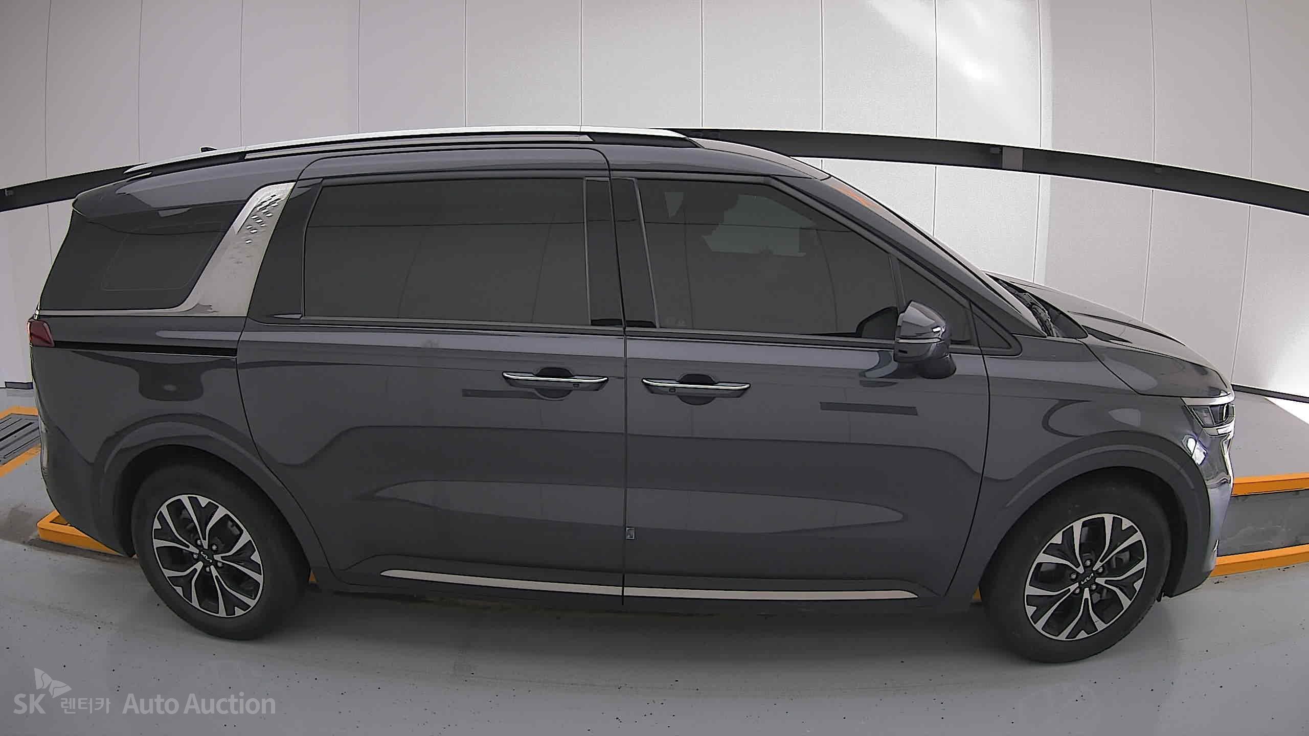 2023 - kia carnival