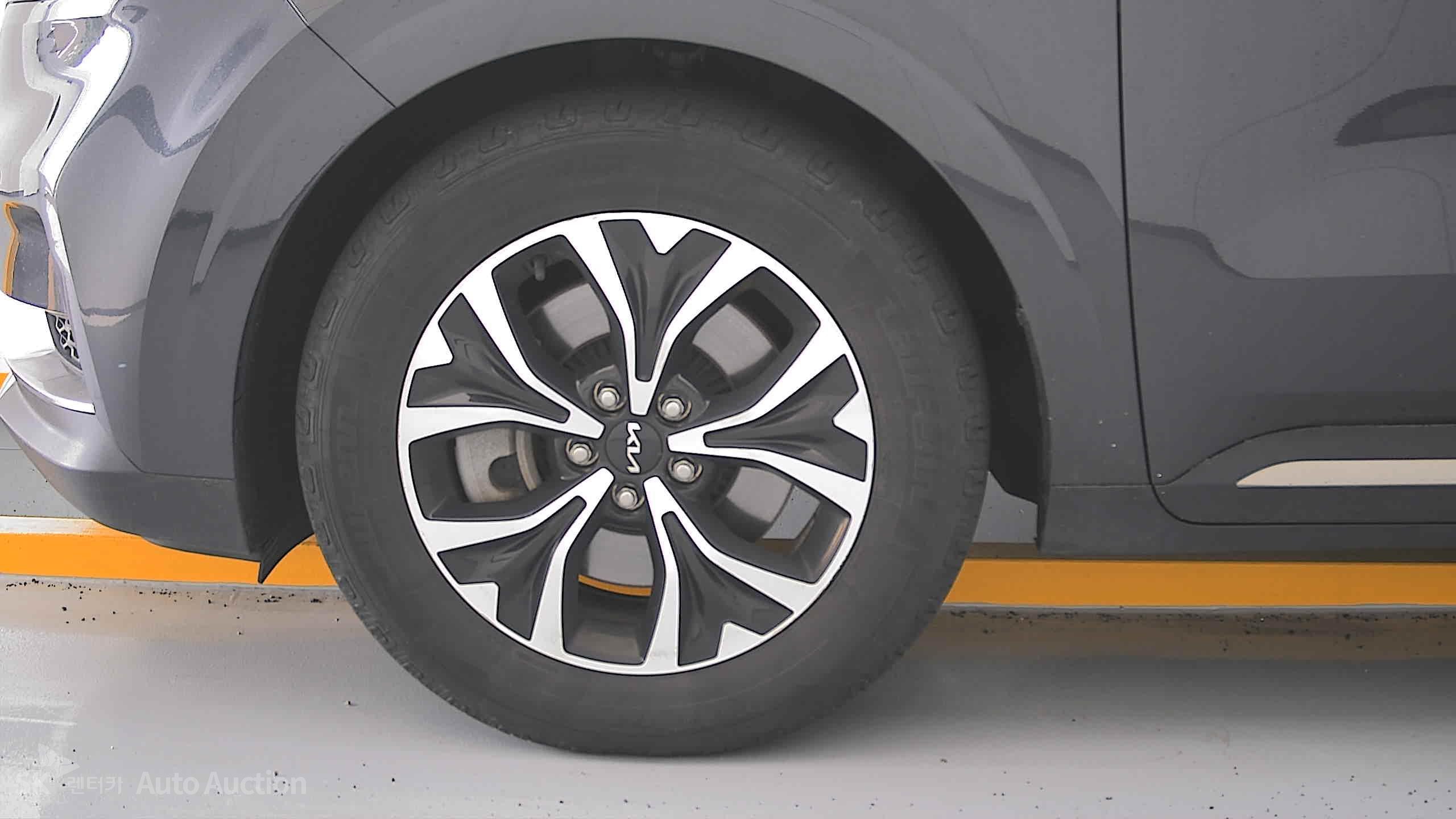 2023 - kia carnival