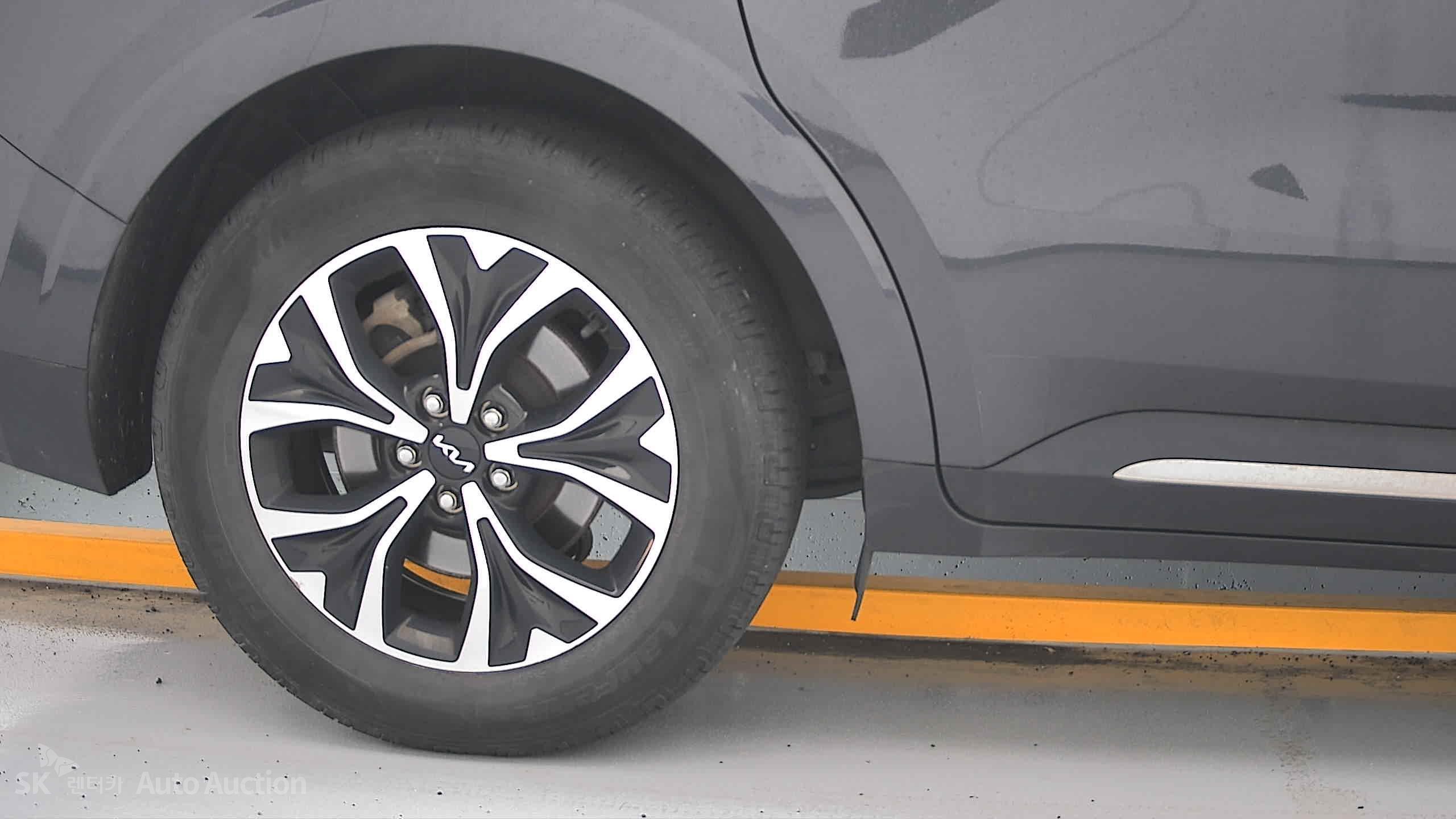 2023 - kia carnival