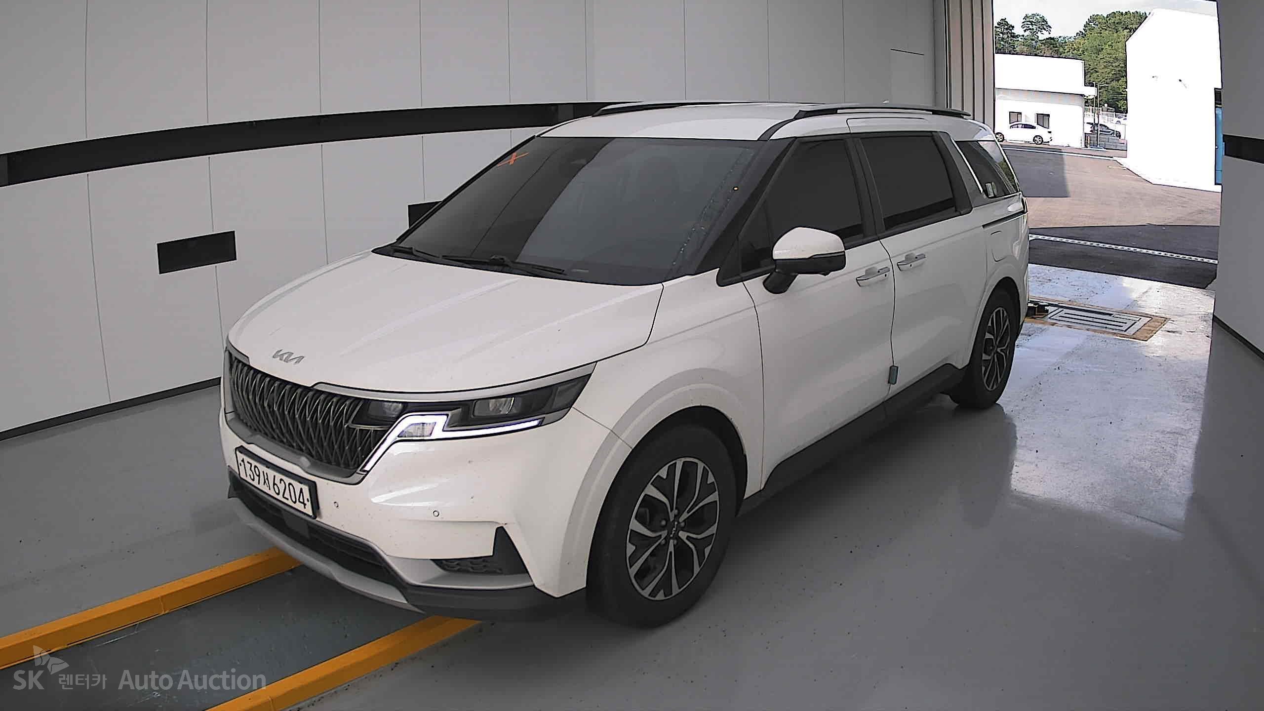 2023 - kia carnival
