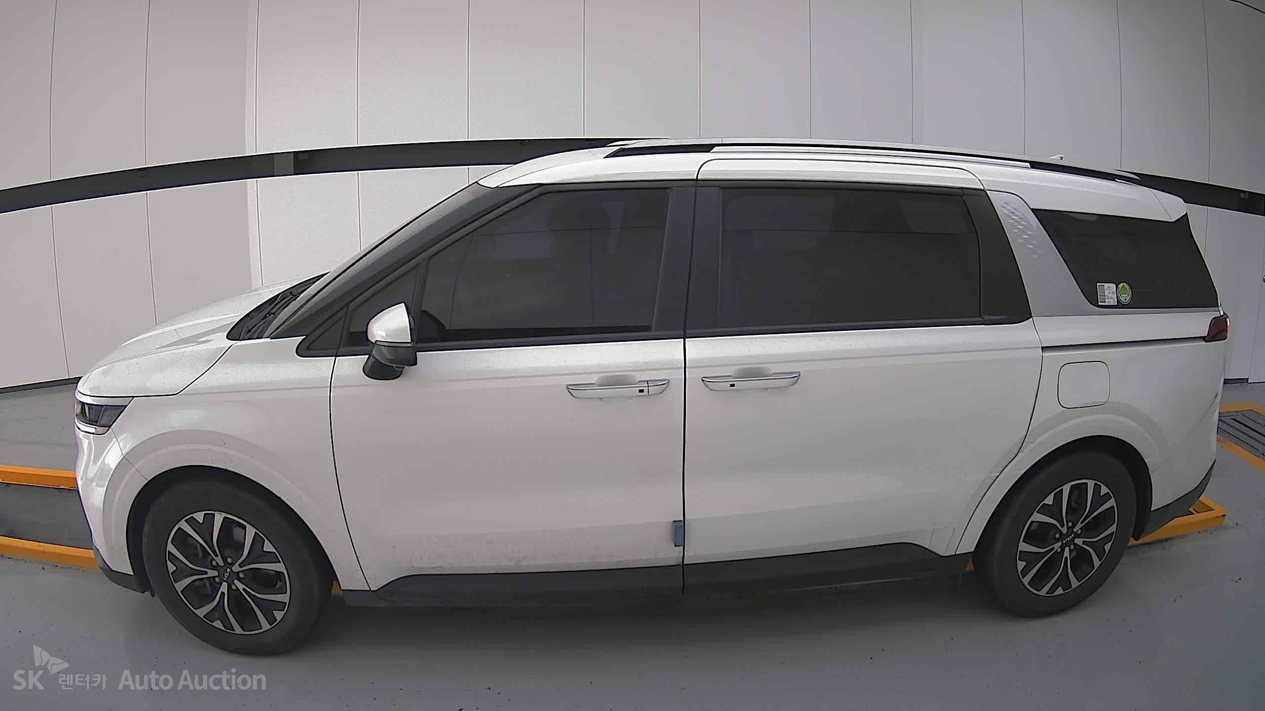 2023 - kia carnival