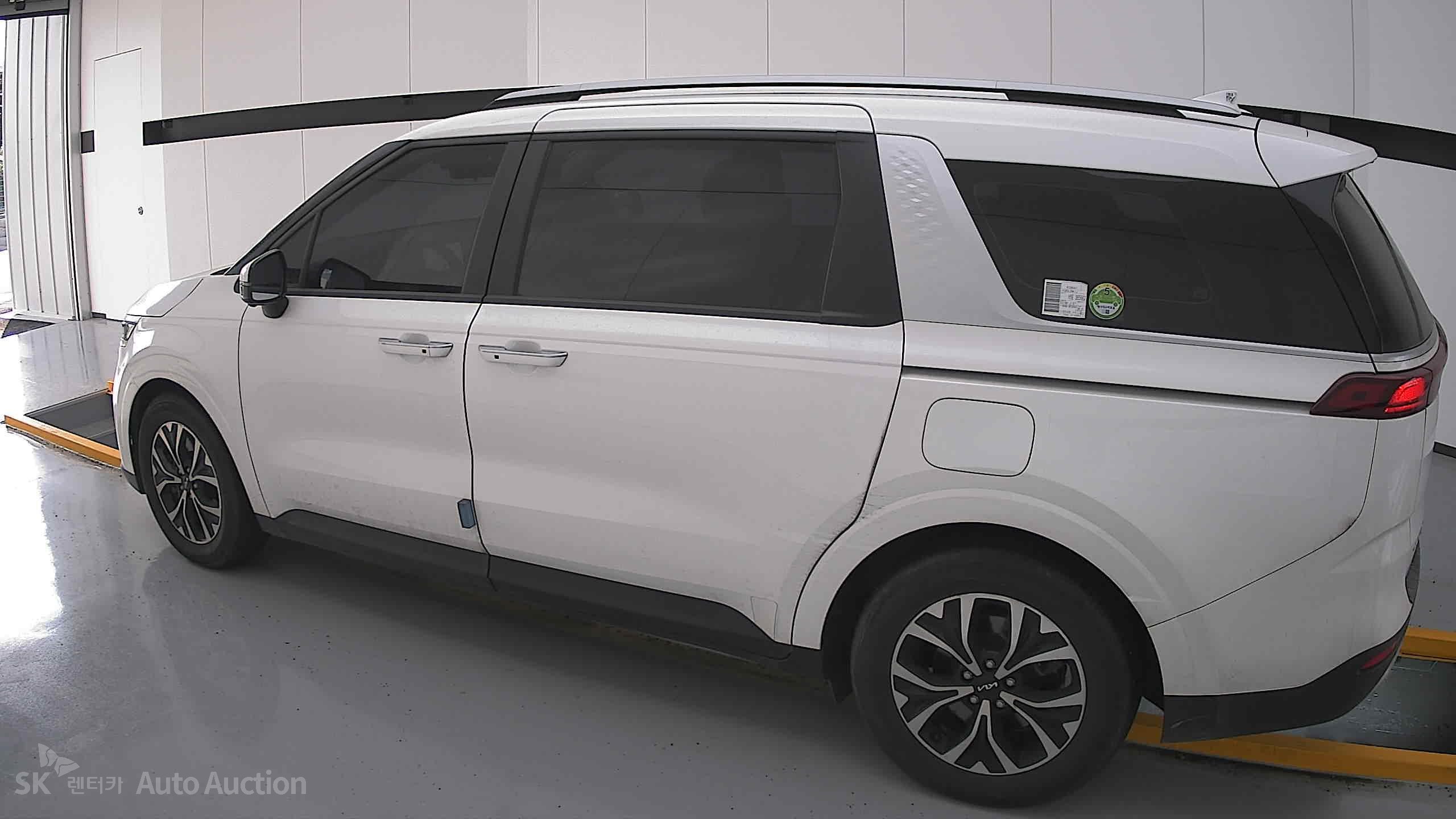 2023 - kia carnival