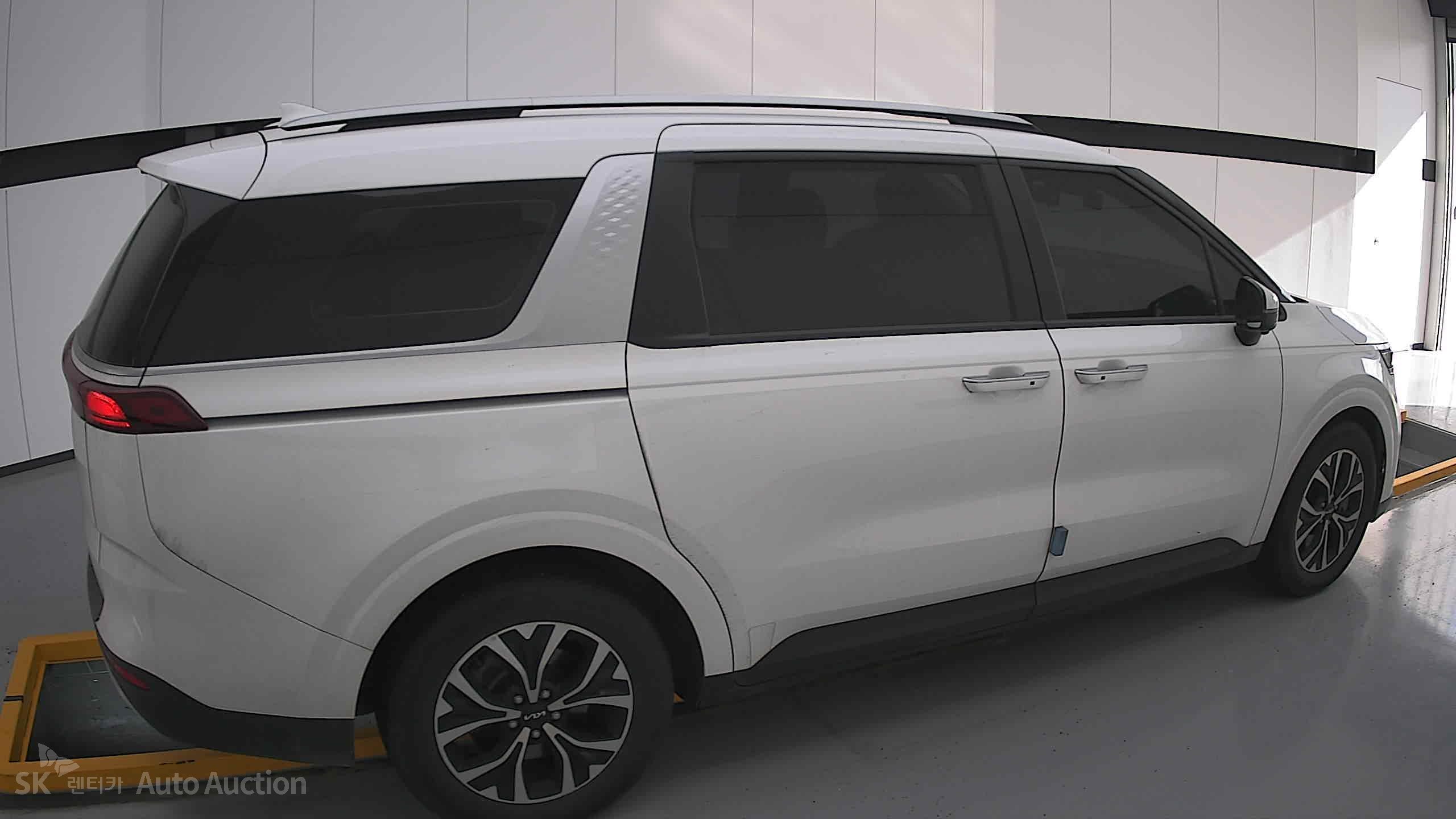 2023 - kia carnival