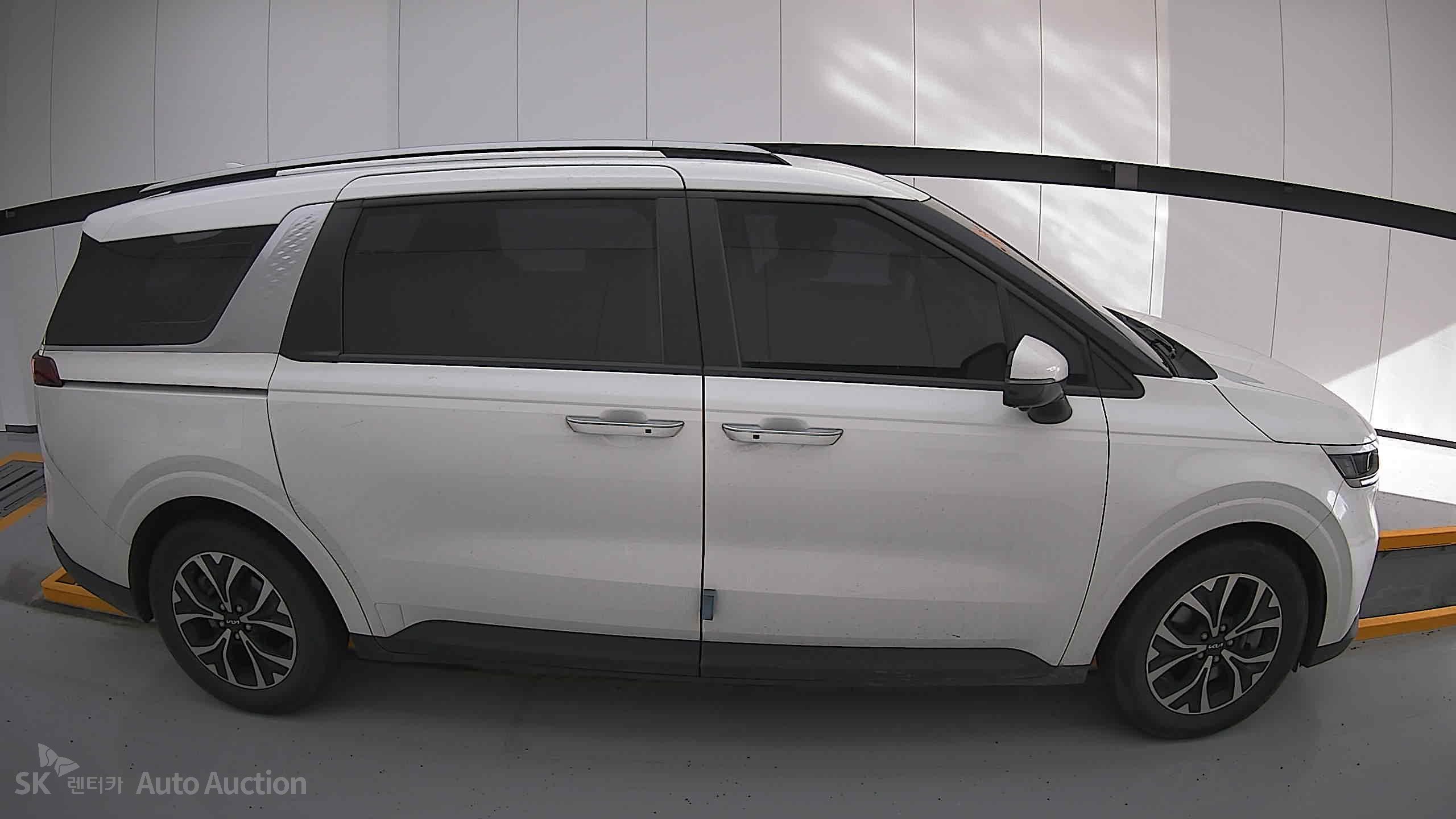 2023 - kia carnival