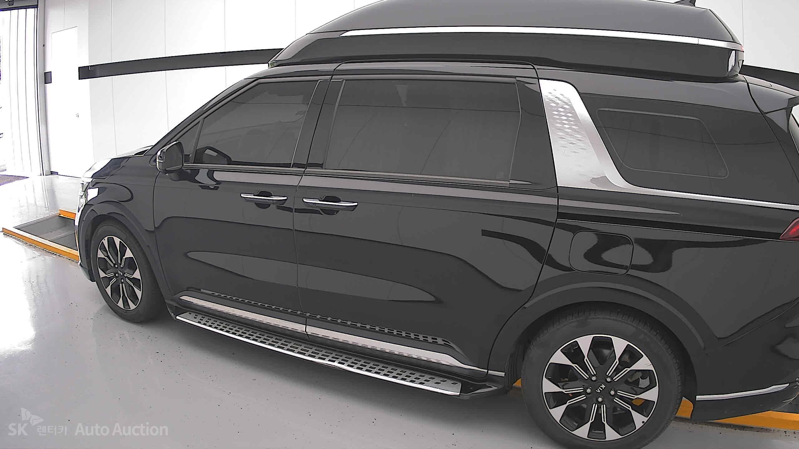 2021 - kia carnival