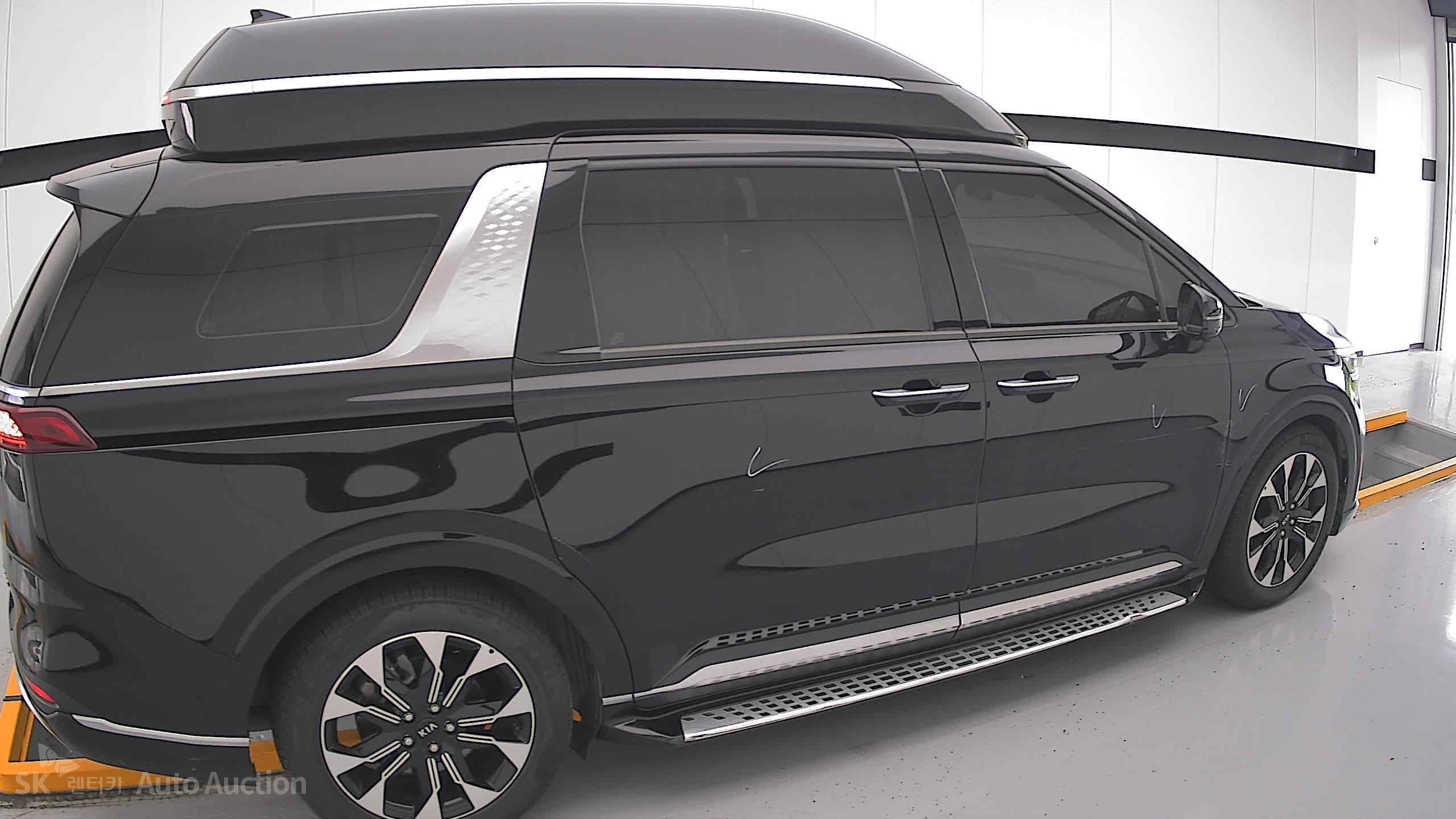 2021 - kia carnival