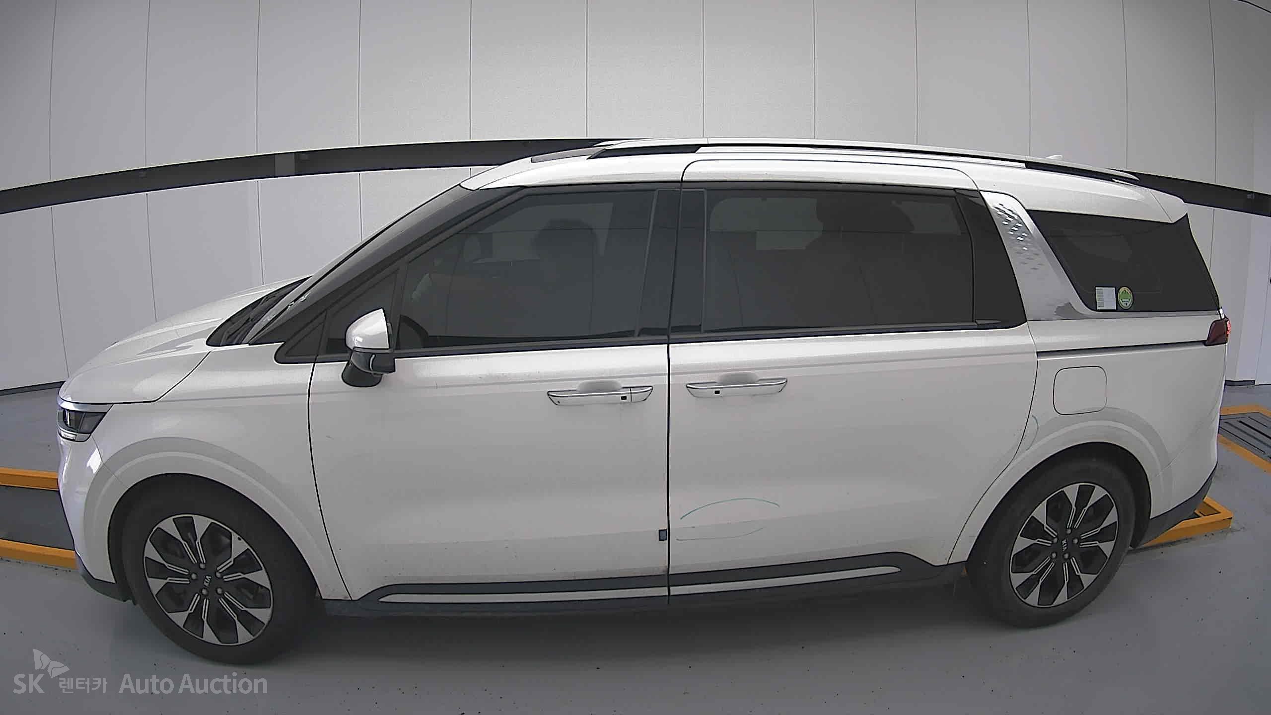 2021 - kia carnival