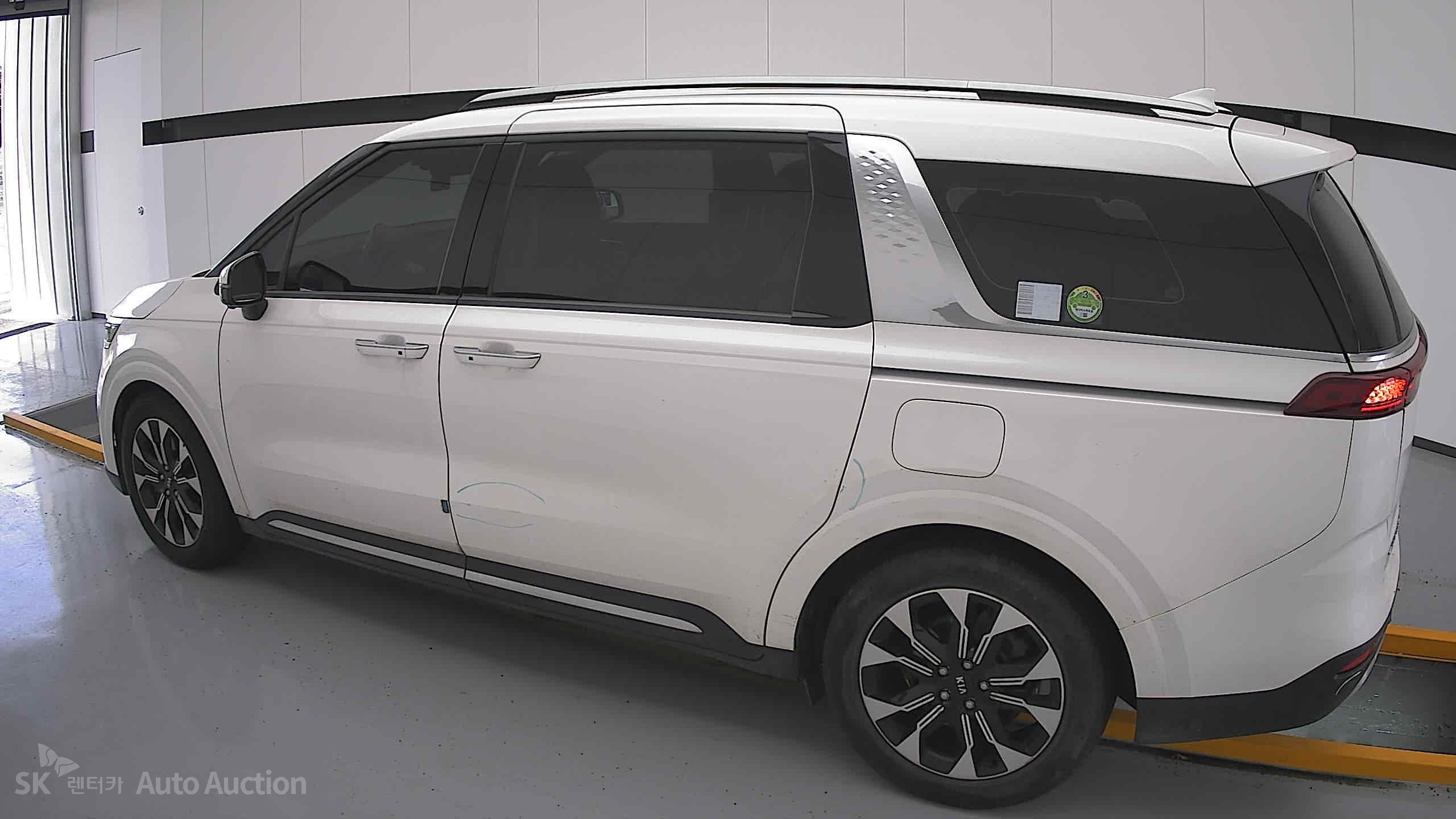 2021 - kia carnival