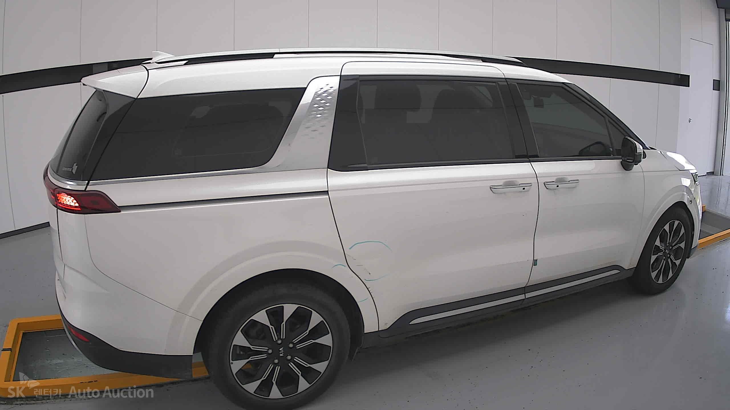 2021 - kia carnival