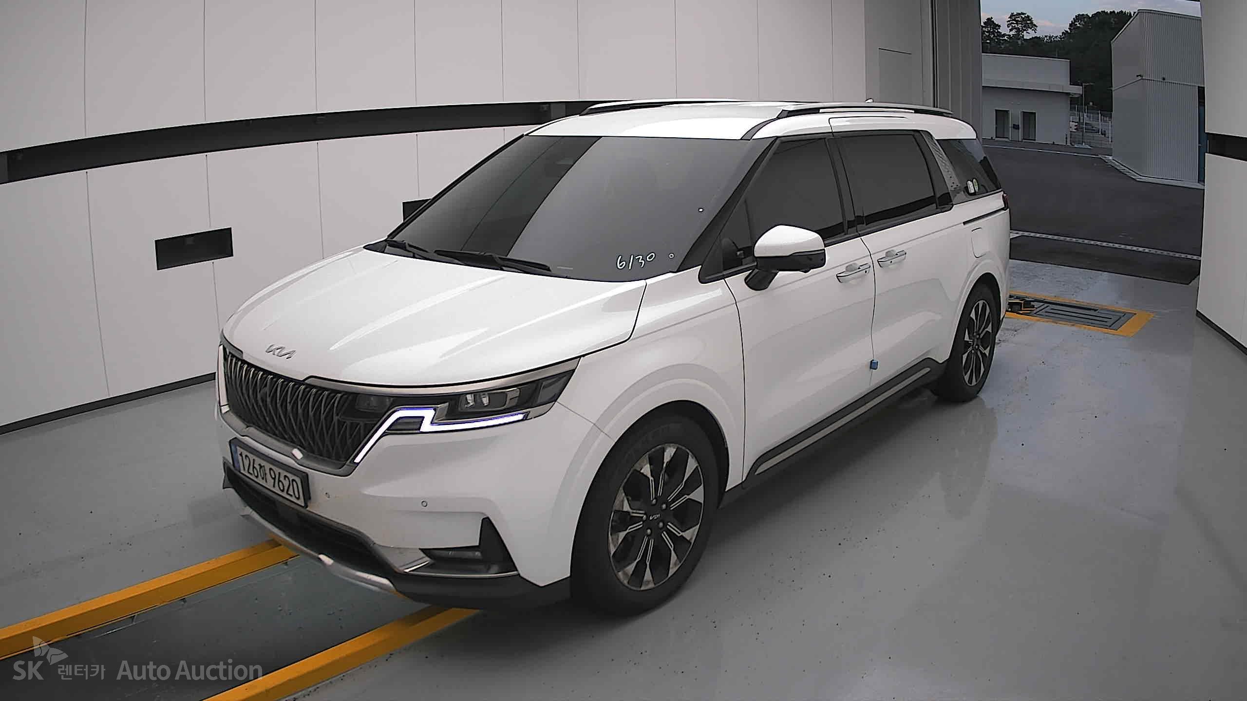 2023 - kia carnival