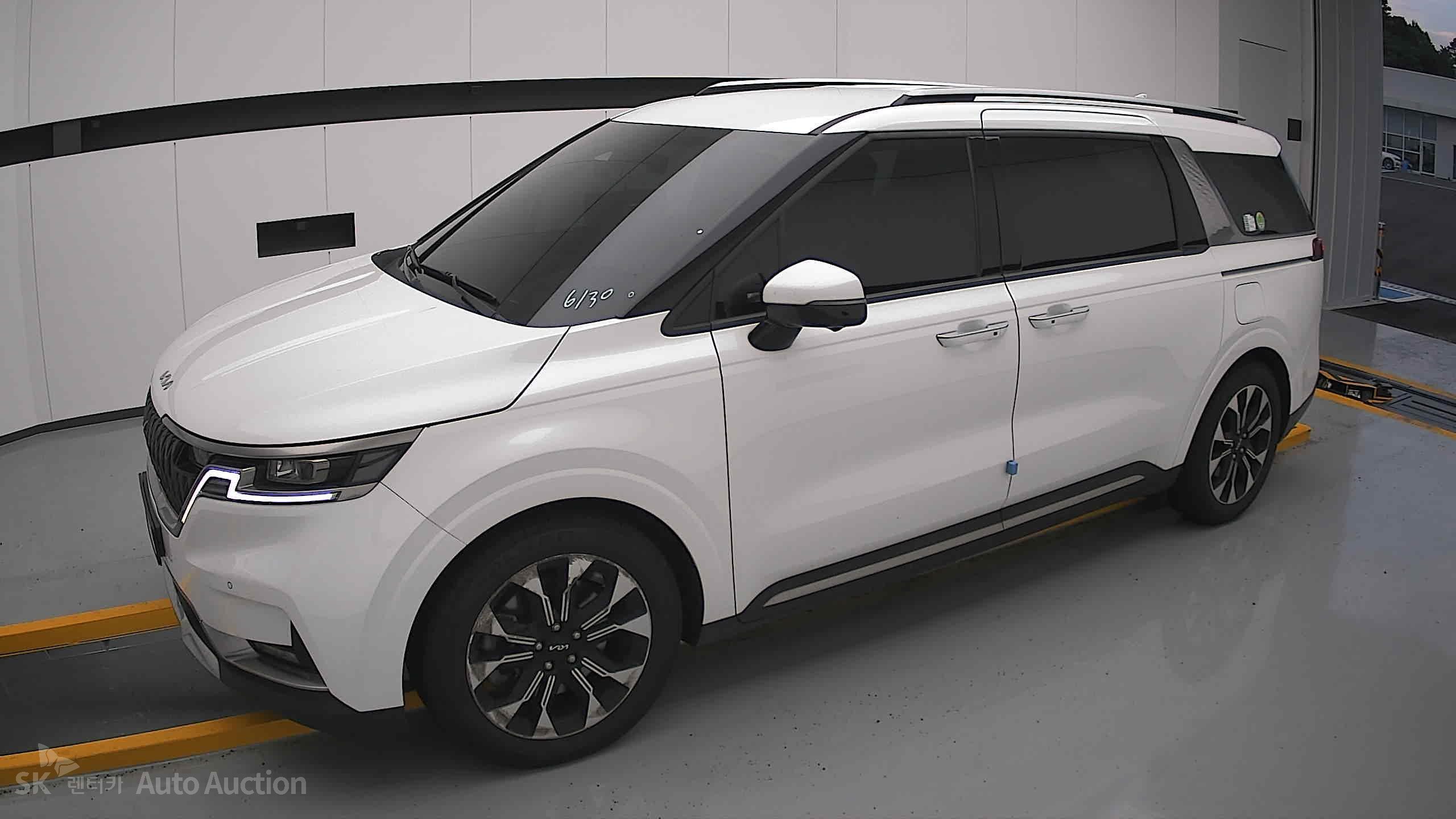 2023 - kia carnival