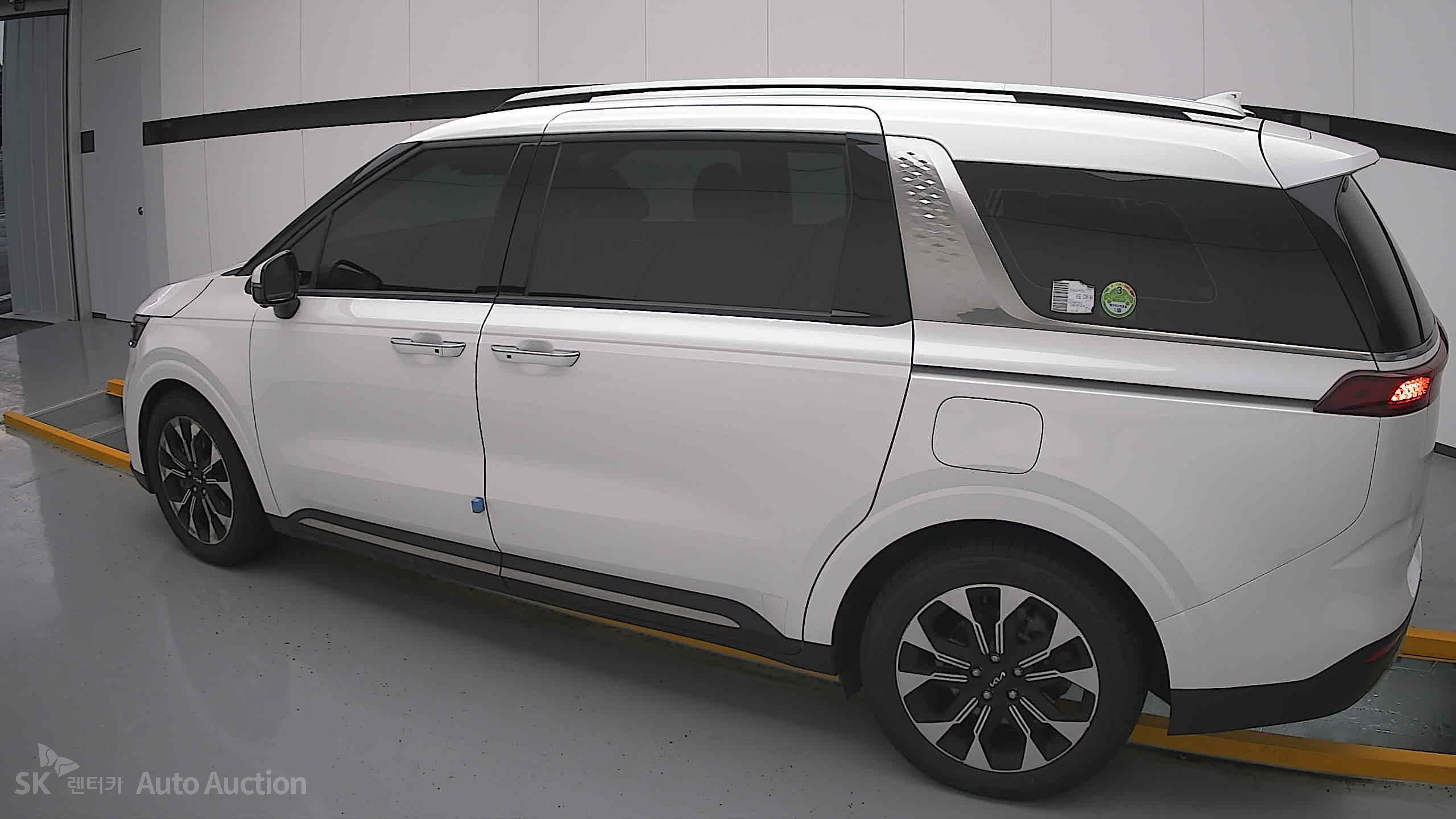 2023 - kia carnival