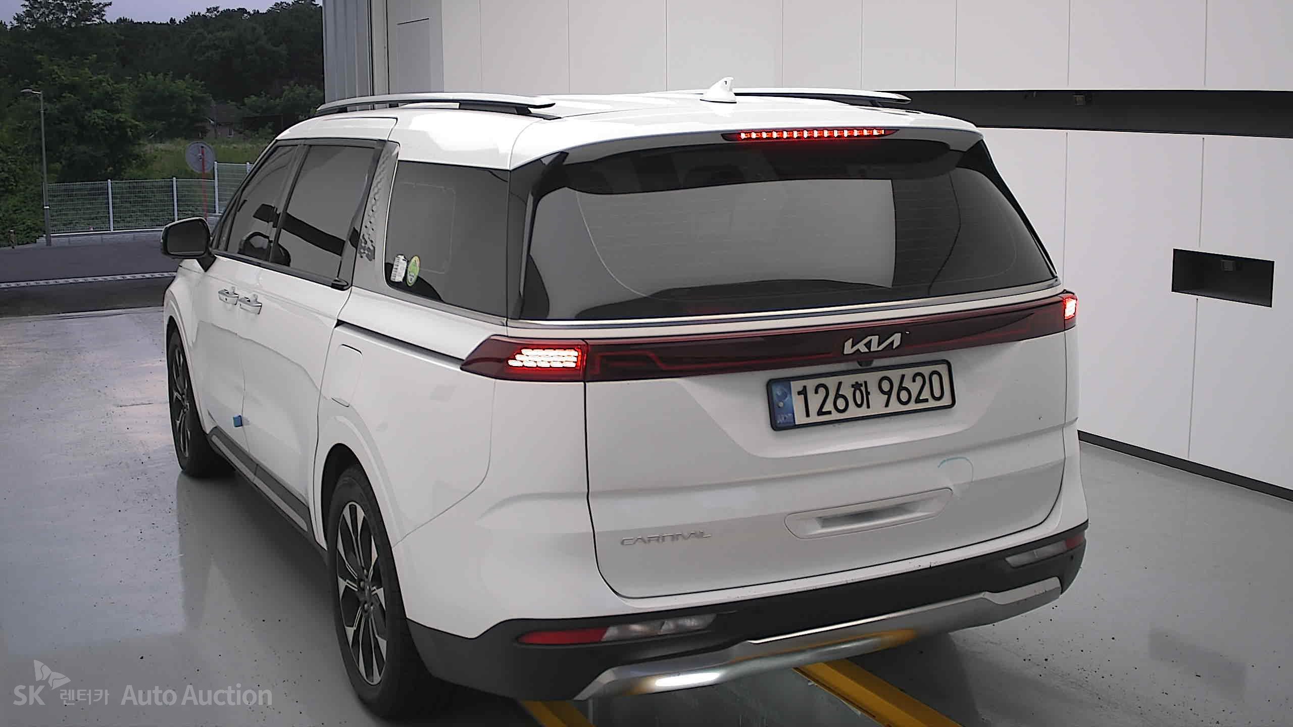 2023 - kia carnival