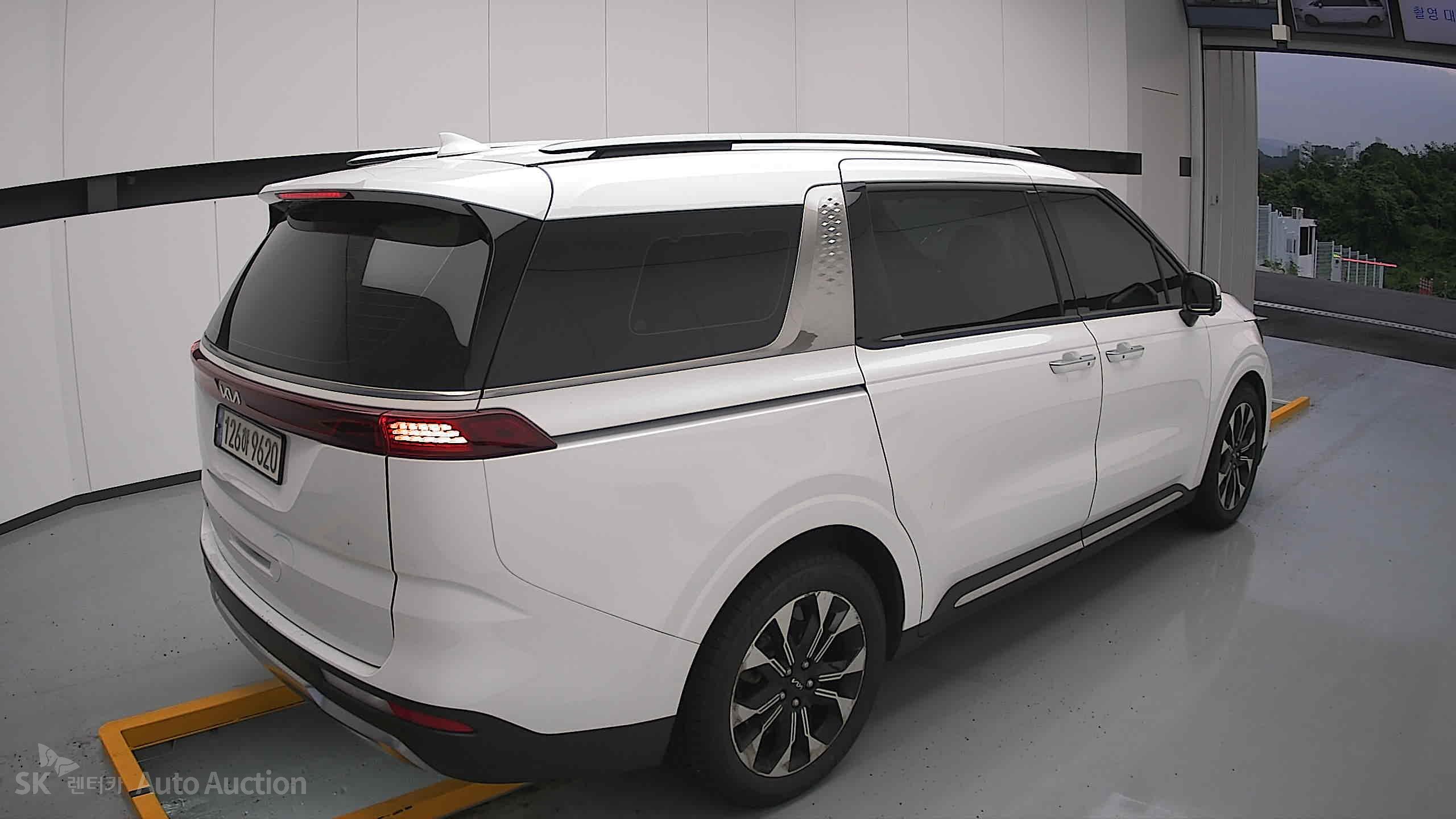 2023 - kia carnival