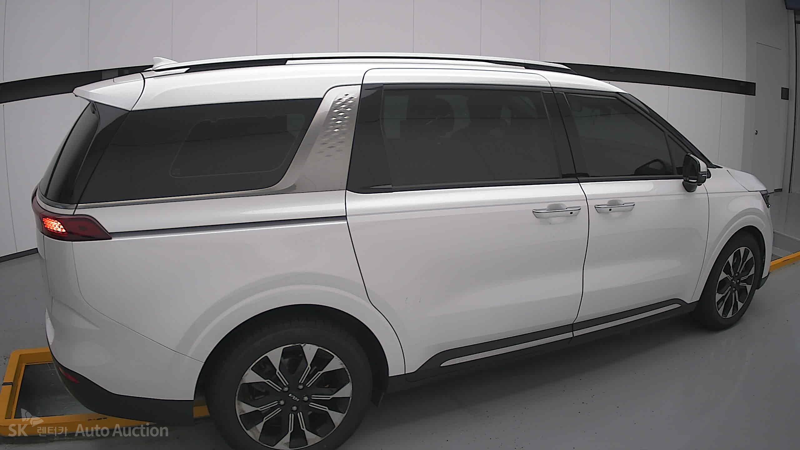 2023 - kia carnival