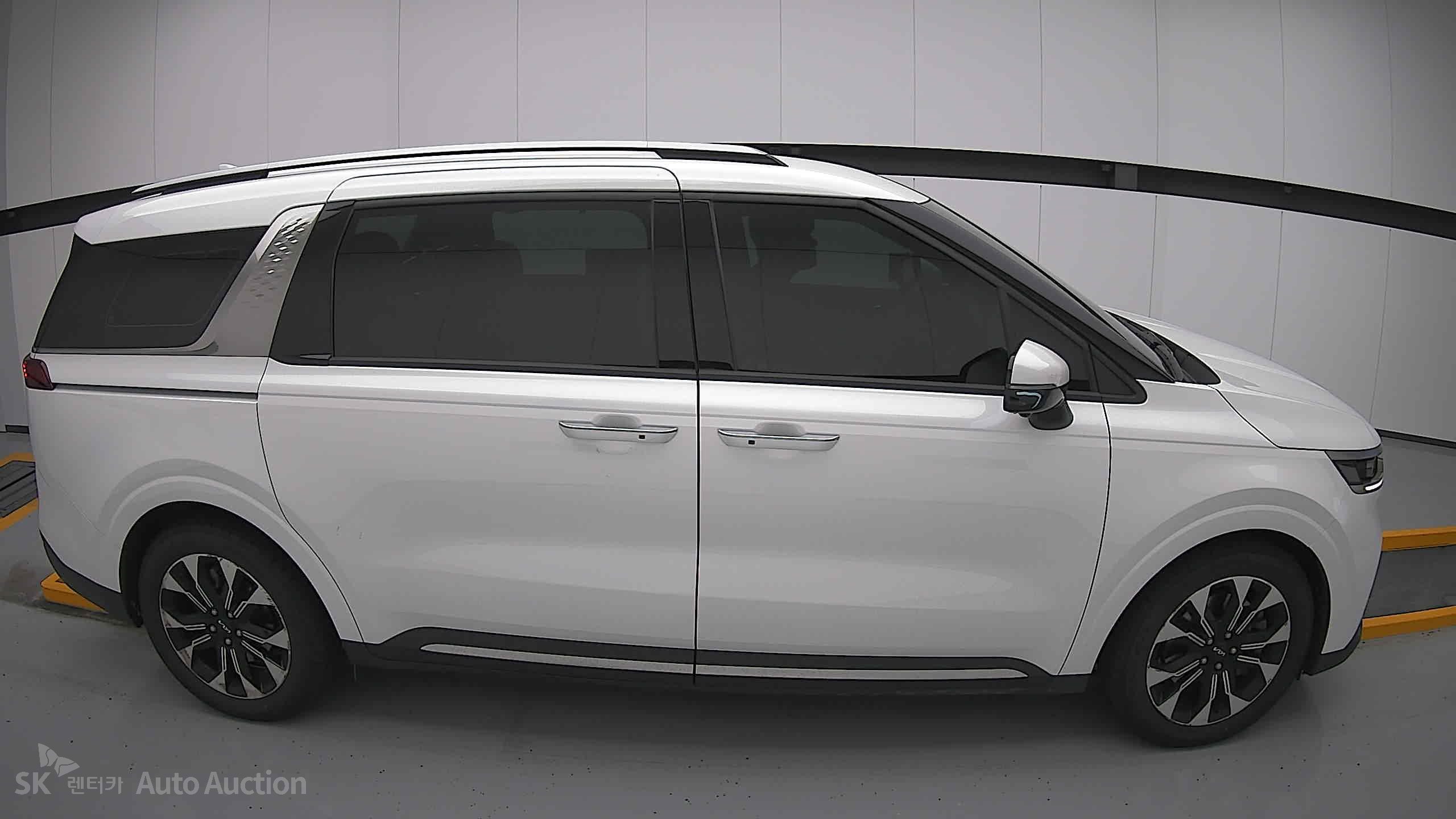 2023 - kia carnival