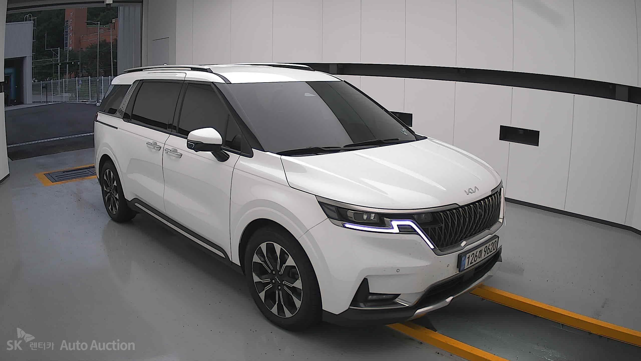 2023 - kia carnival