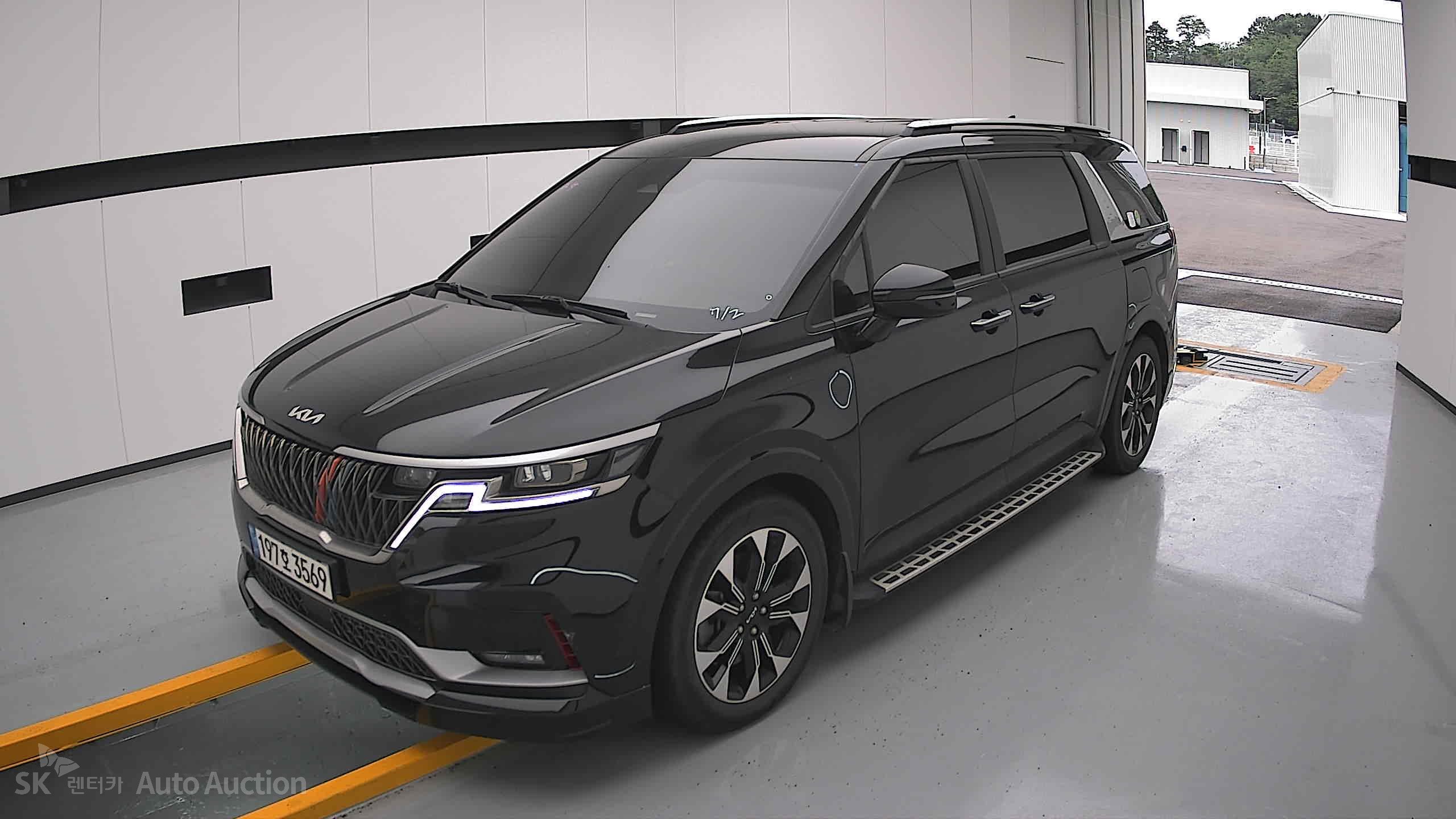 2023 - kia carnival