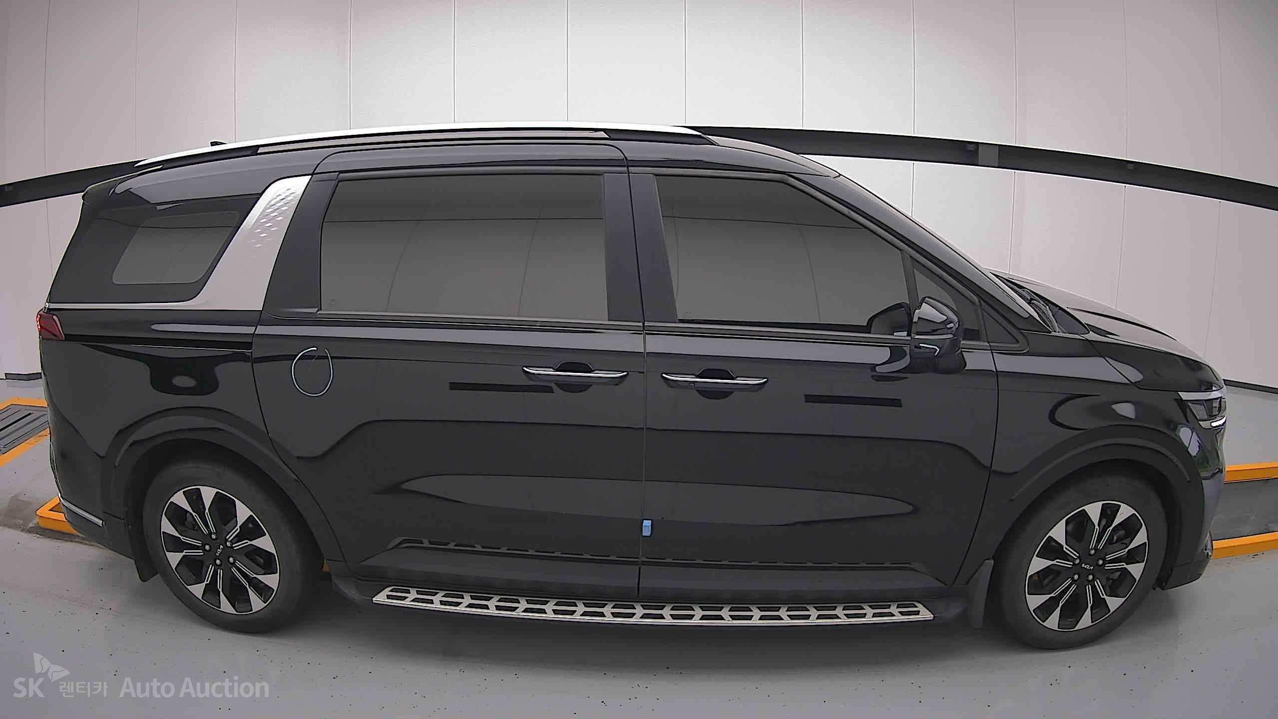 2023 - kia carnival