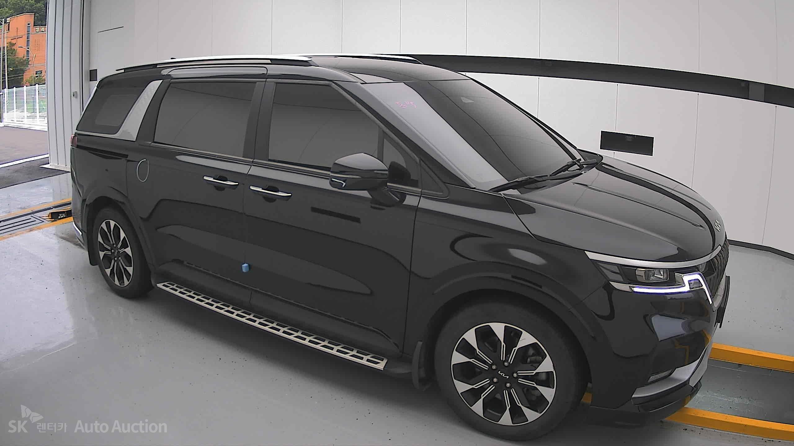 2023 - kia carnival