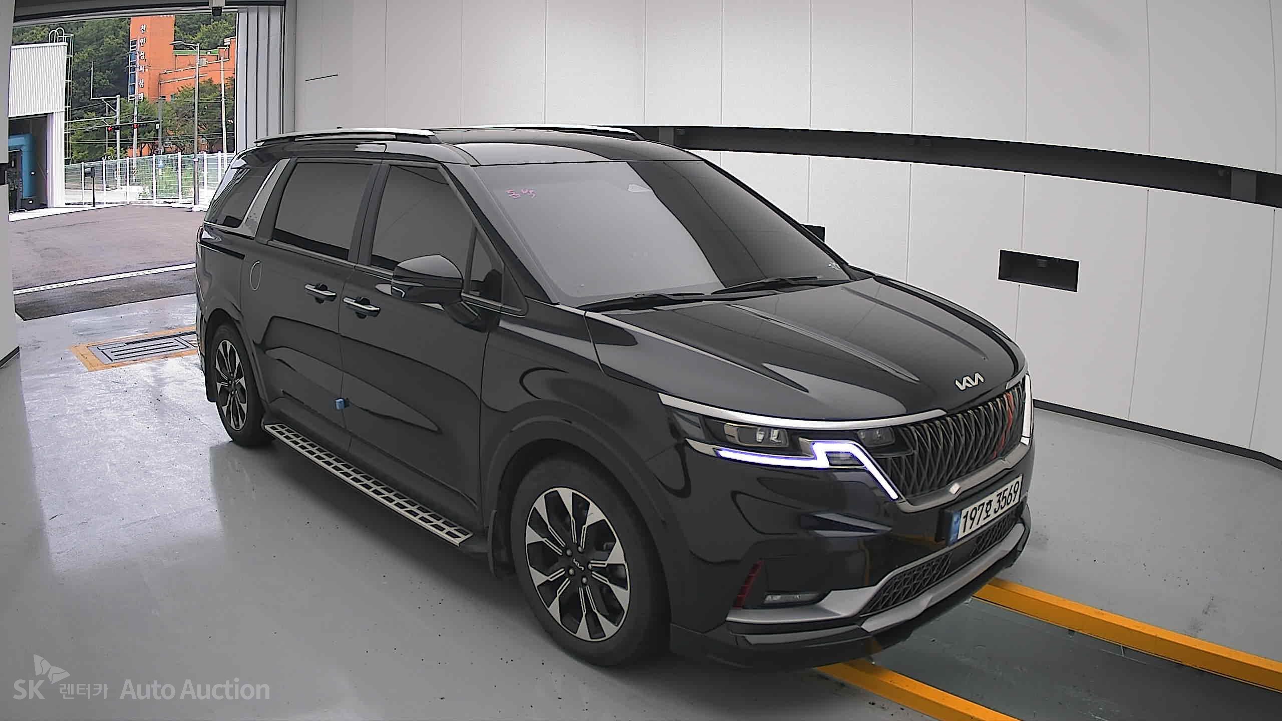 2023 - kia carnival