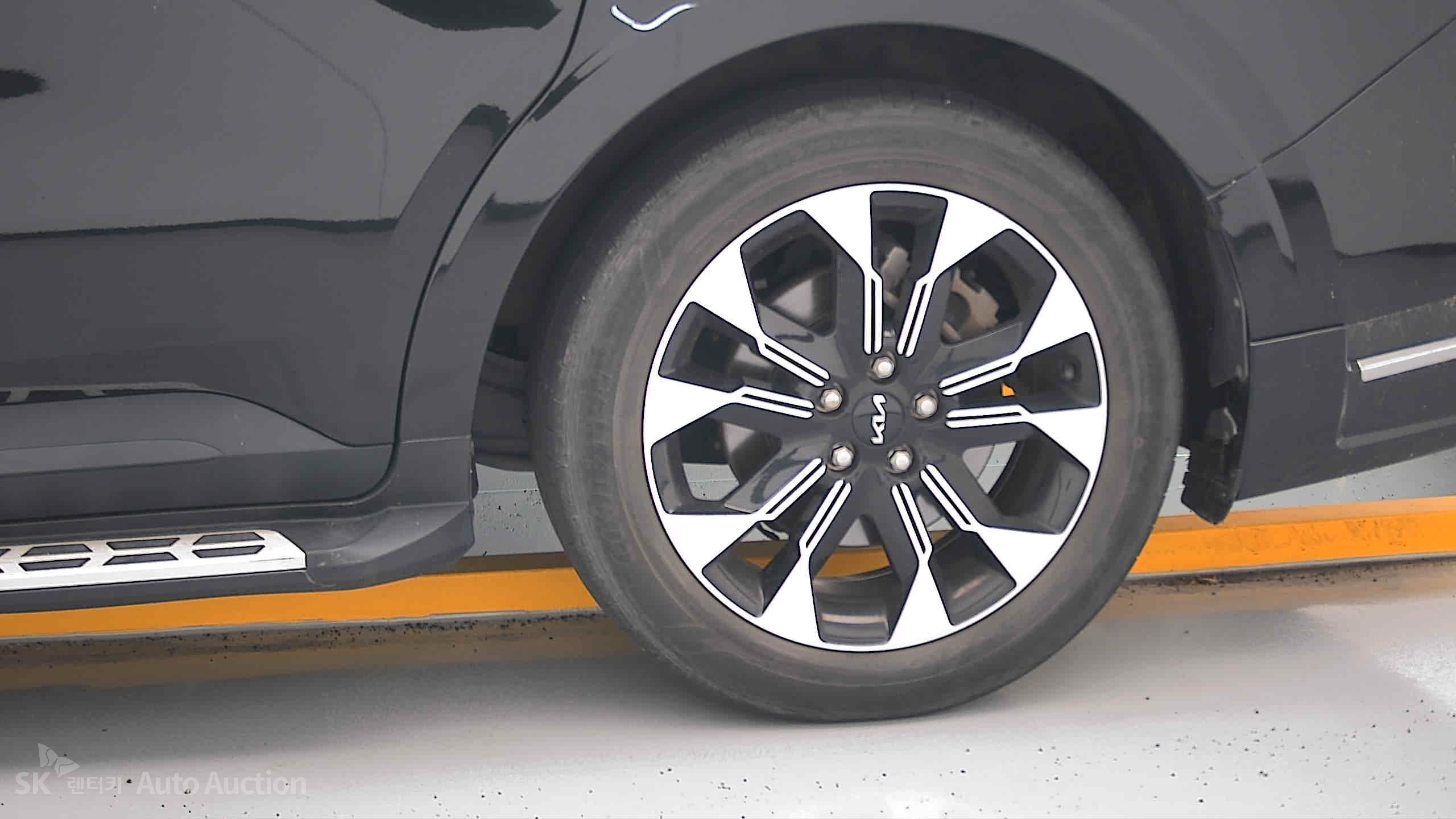 2023 - kia carnival