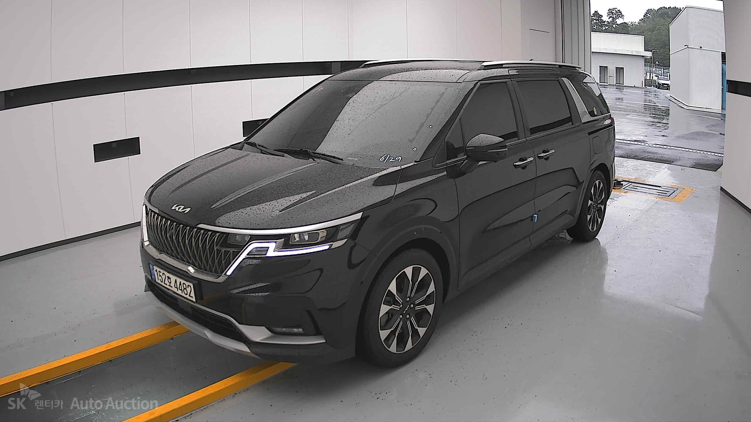 2023 - kia carnival