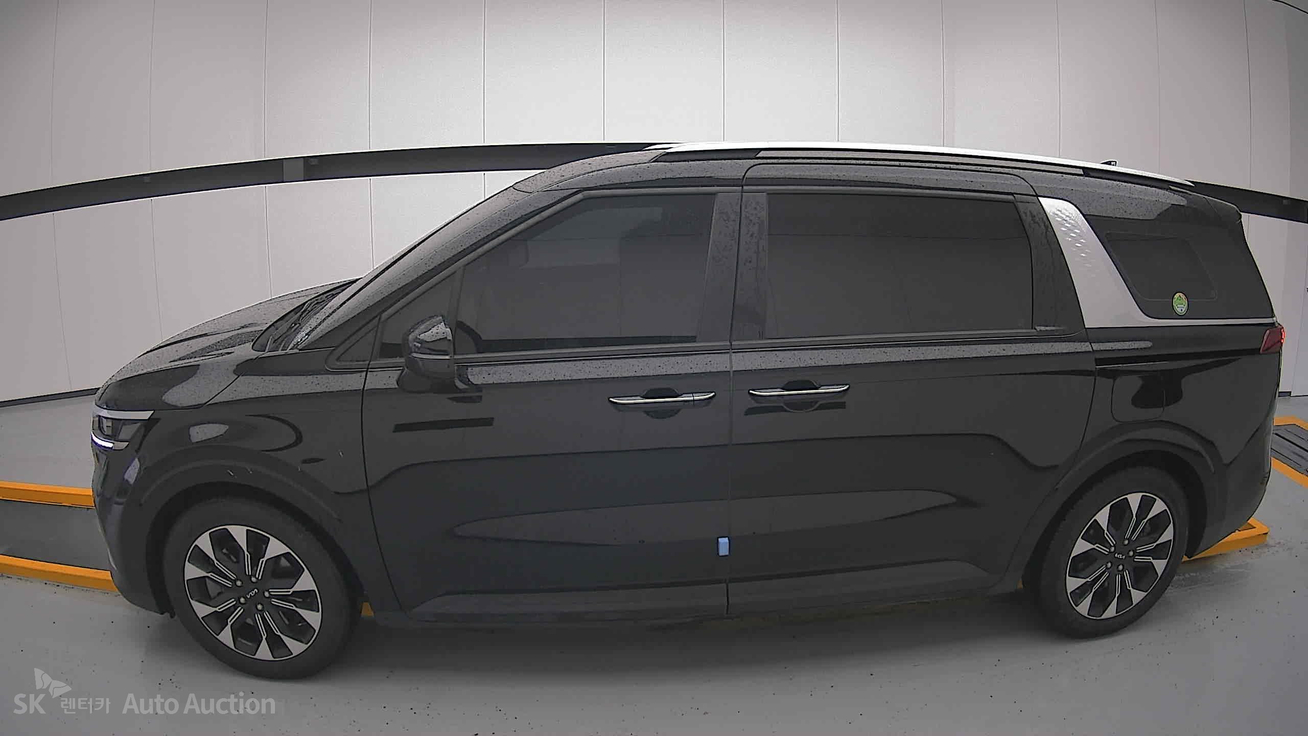 2023 - kia carnival