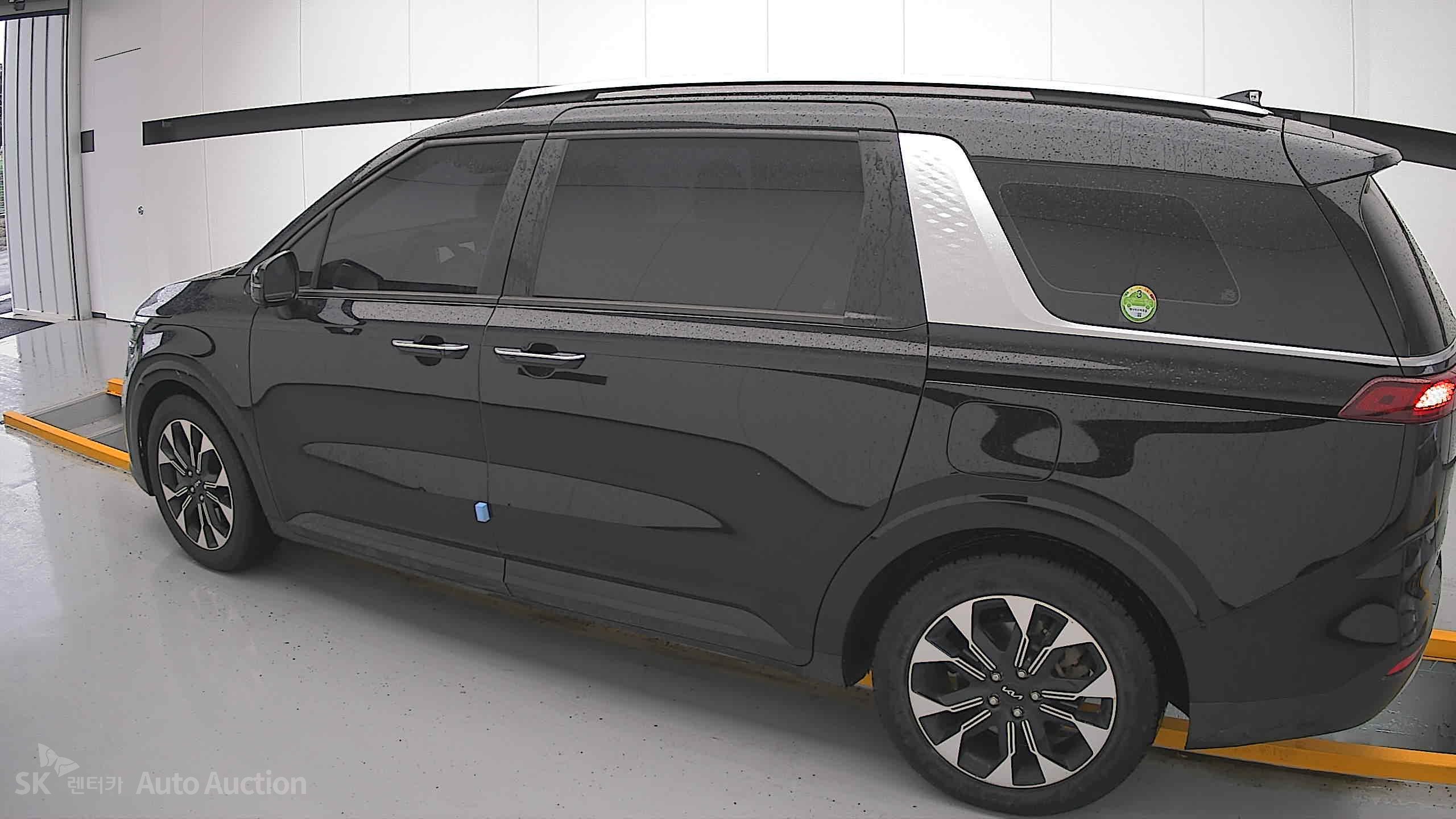 2023 - kia carnival