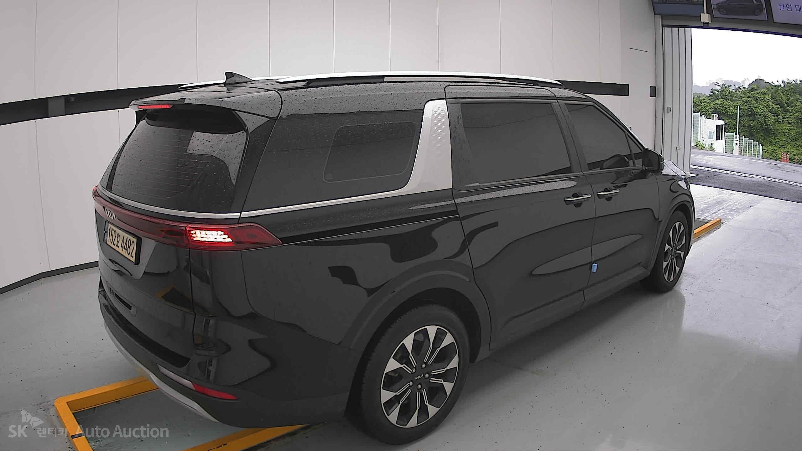 2023 - kia carnival