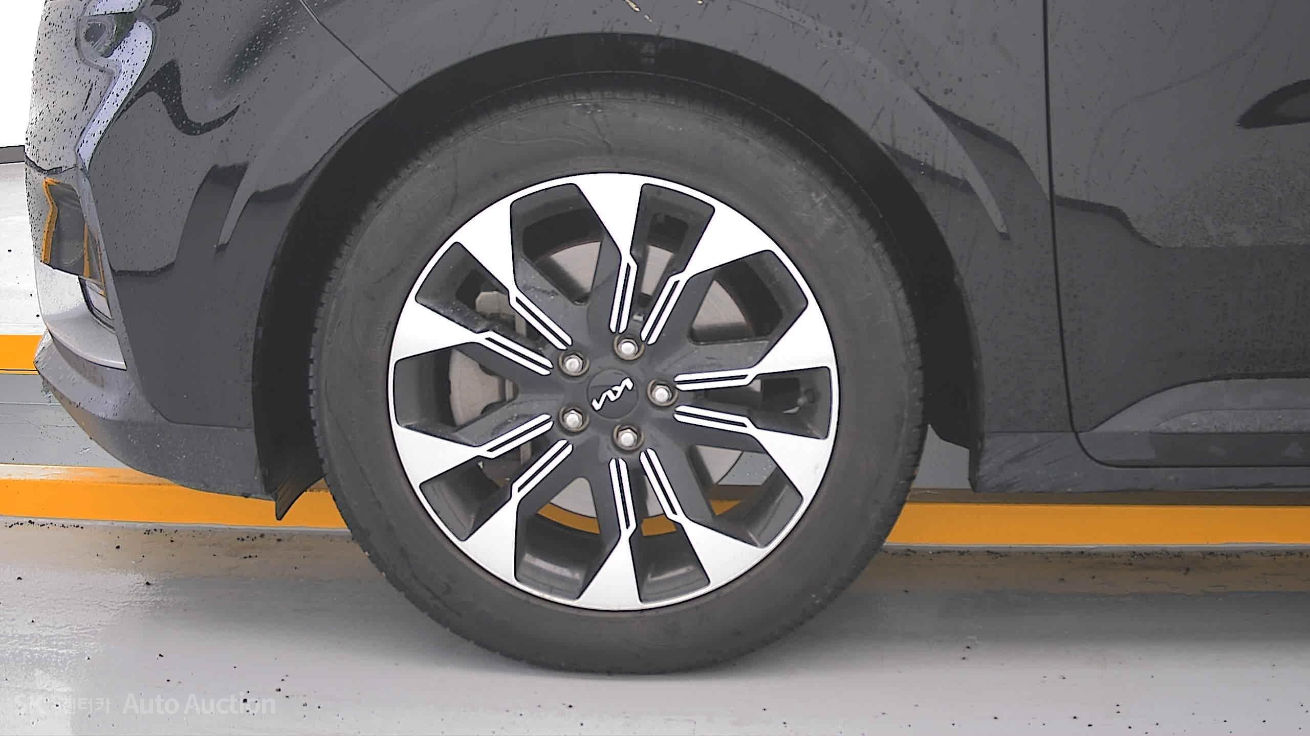 2023 - kia carnival