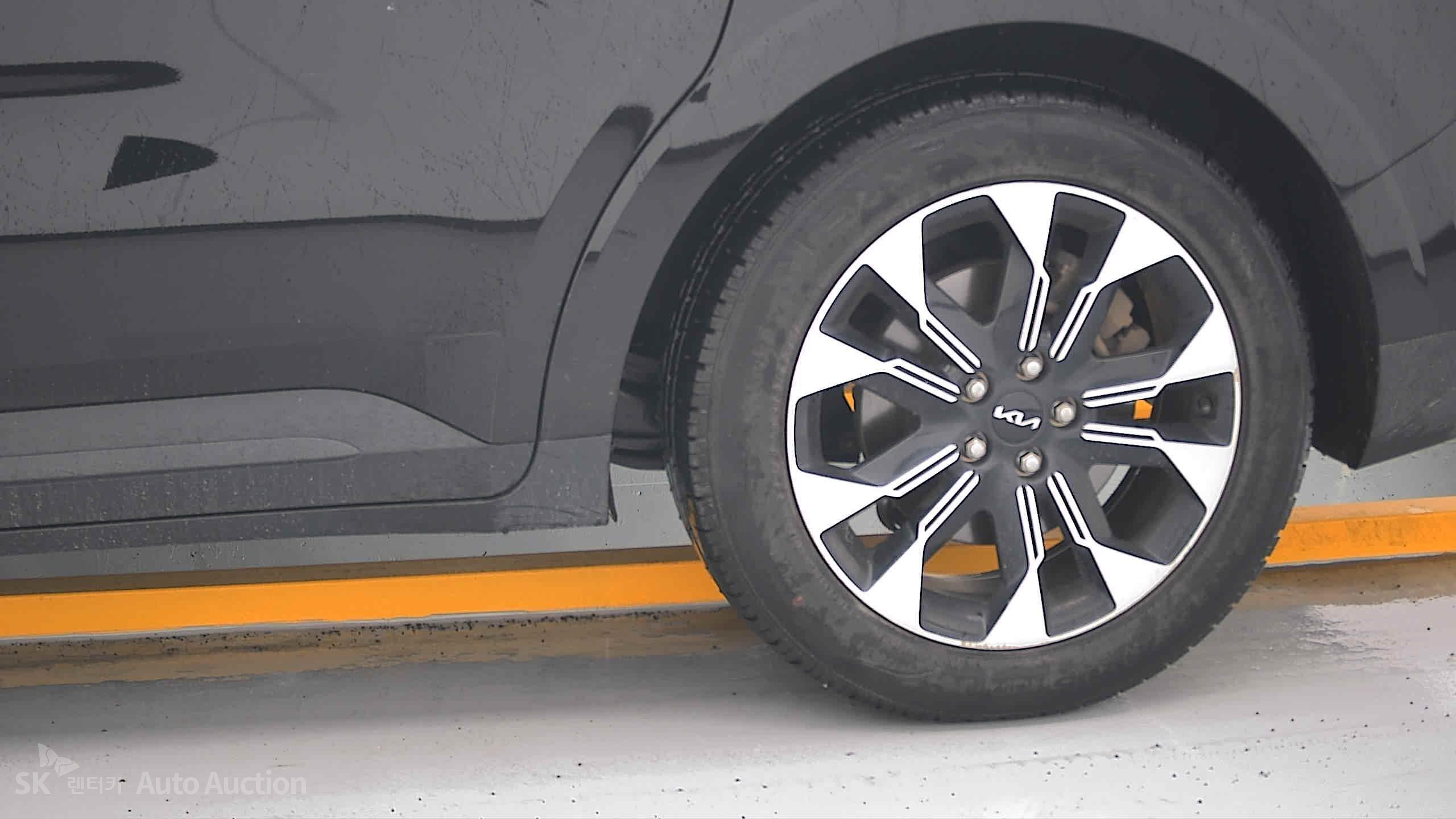 2023 - kia carnival