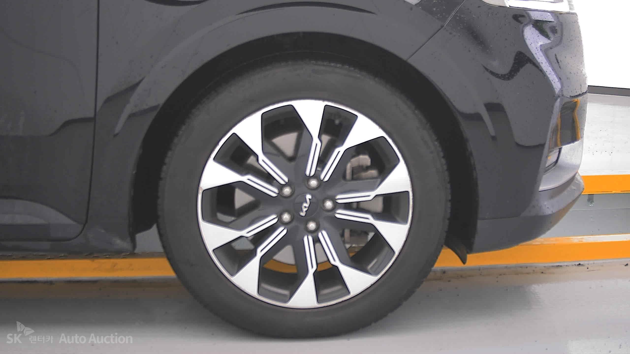 2023 - kia carnival