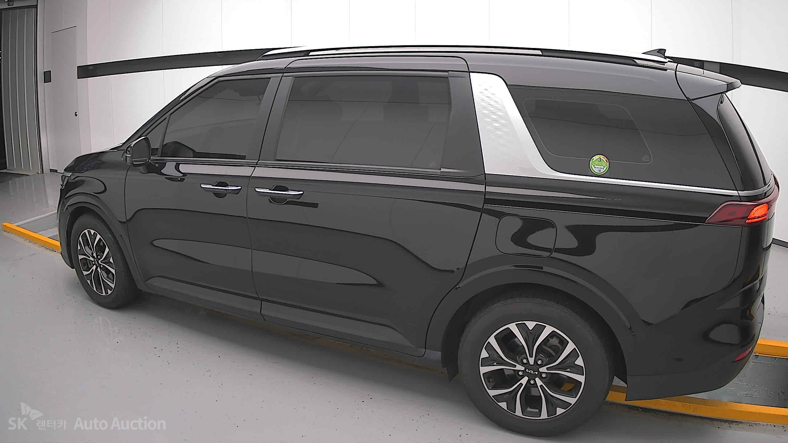 2023 - kia carnival