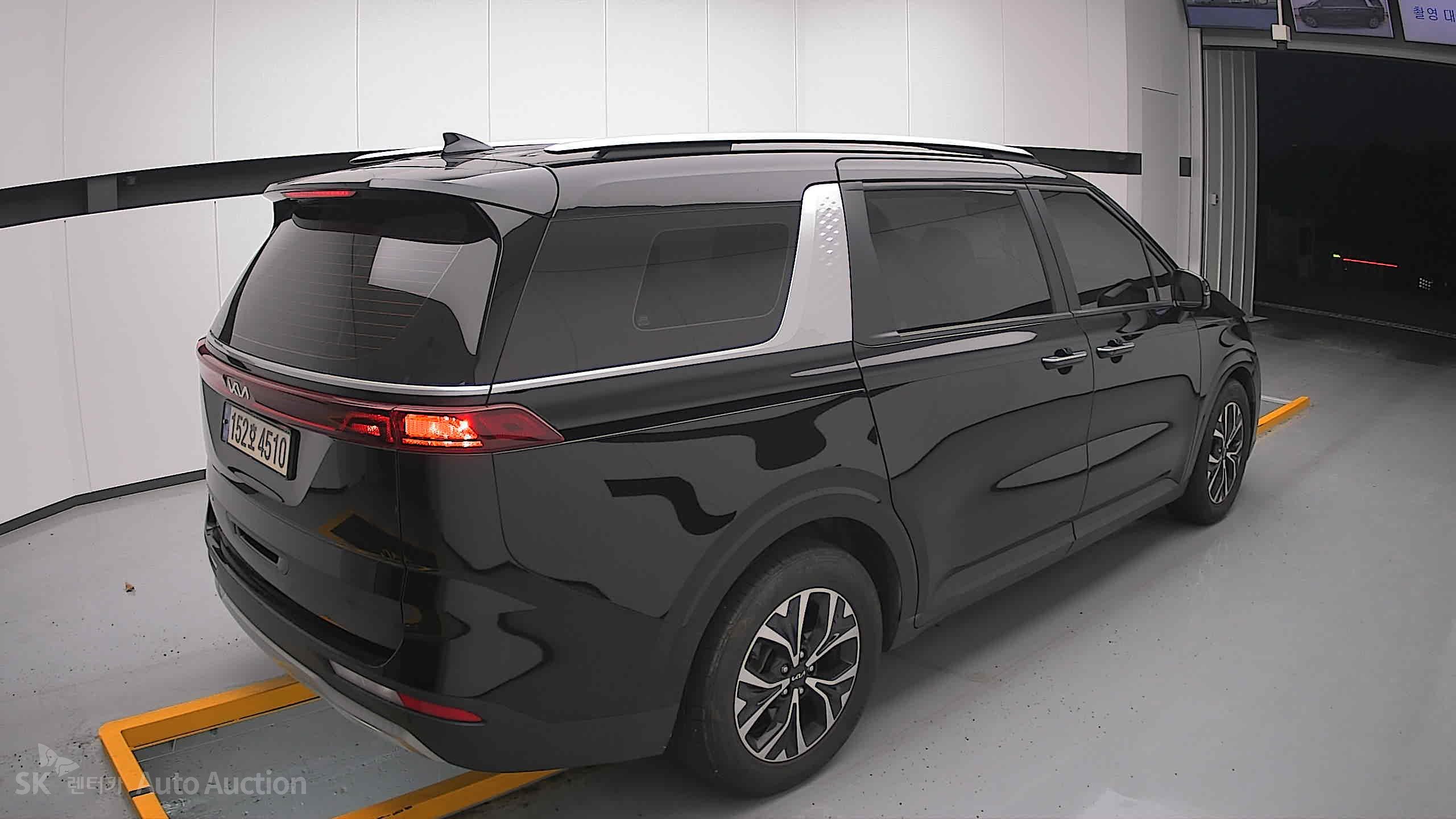 2023 - kia carnival