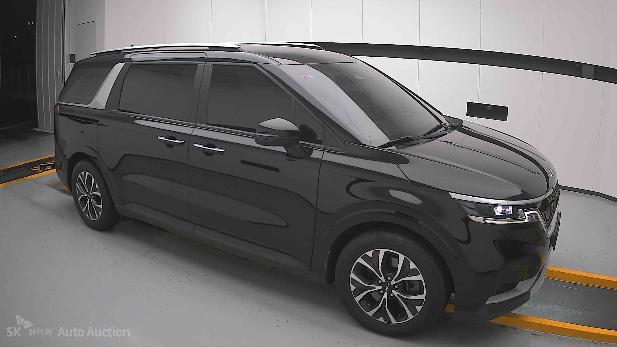 2023 - kia carnival