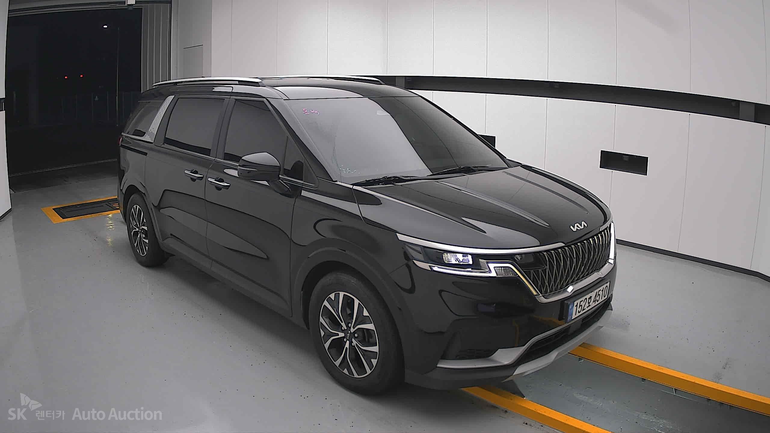 2023 - kia carnival